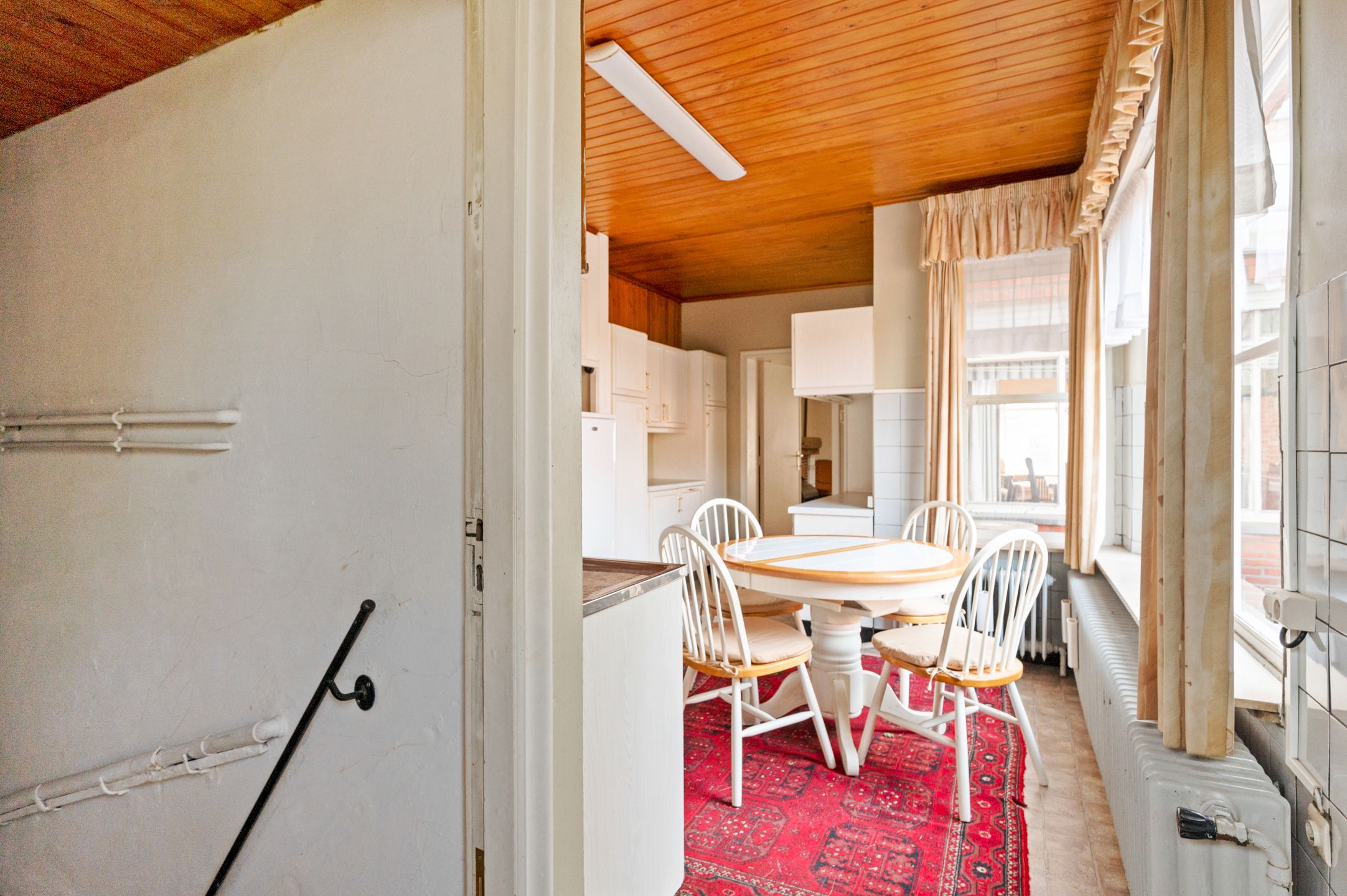 Ruime, te renoveren gezinswoning met 4 slpks, garage en tuin foto 20