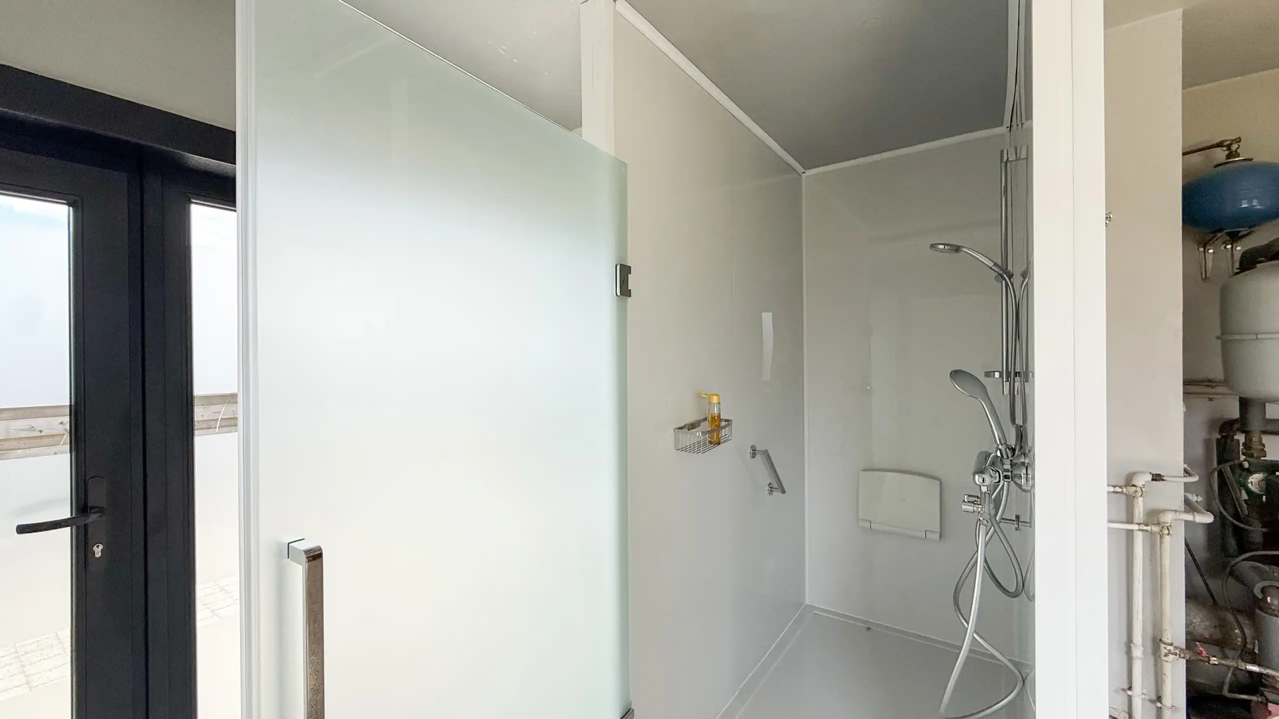 Mooi verzorgde gelijkvloerse woning met 3 slpkms en tuin! foto 12
