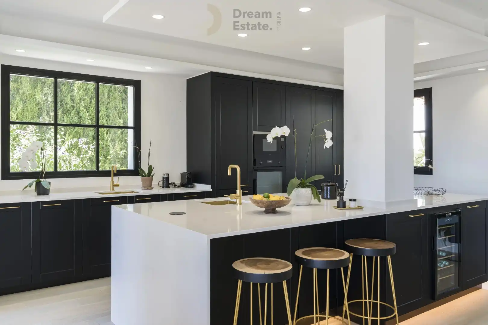 Een mooie ruime villa in de exclusieve afgesloten gemeenschap van Puerto del Capitán, Nueva Andalucia. foto 12