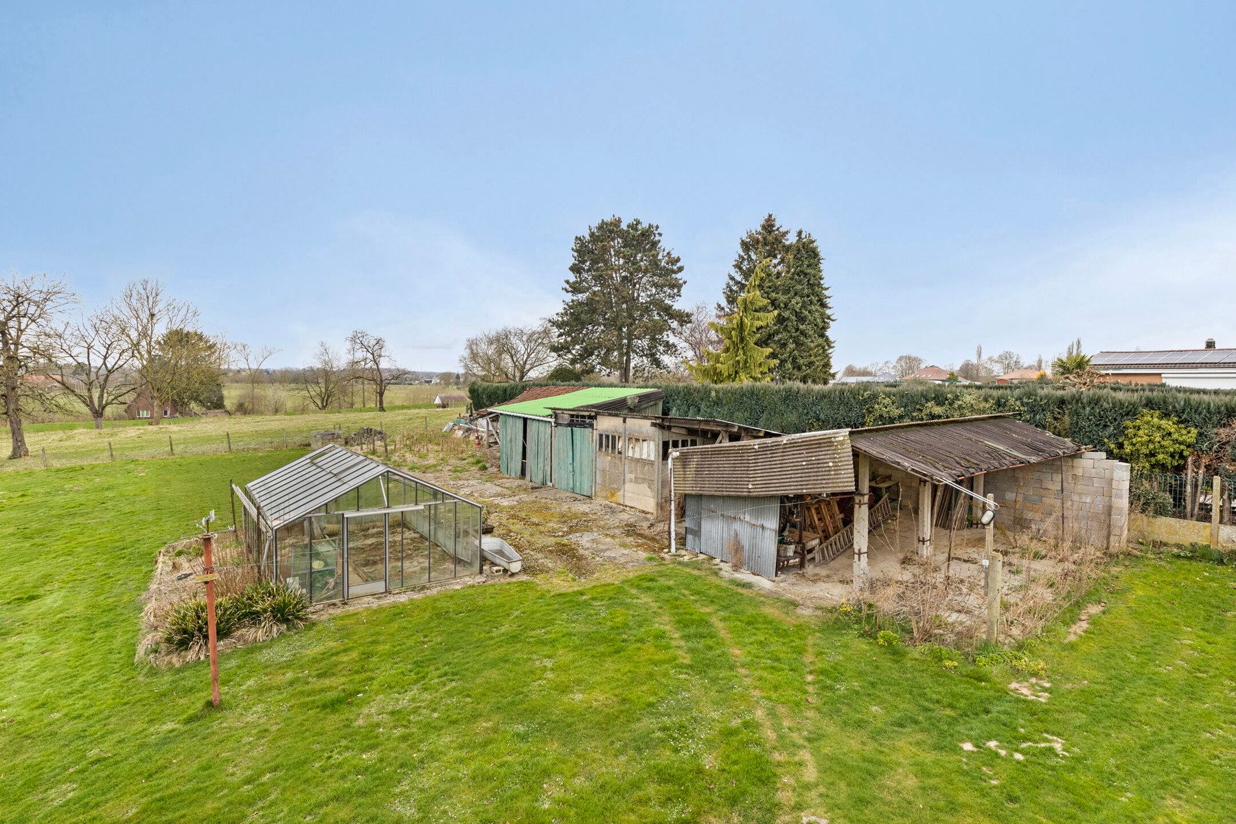Rustig gelegen villa met 4 slaapkamers en leuke tuin foto 6