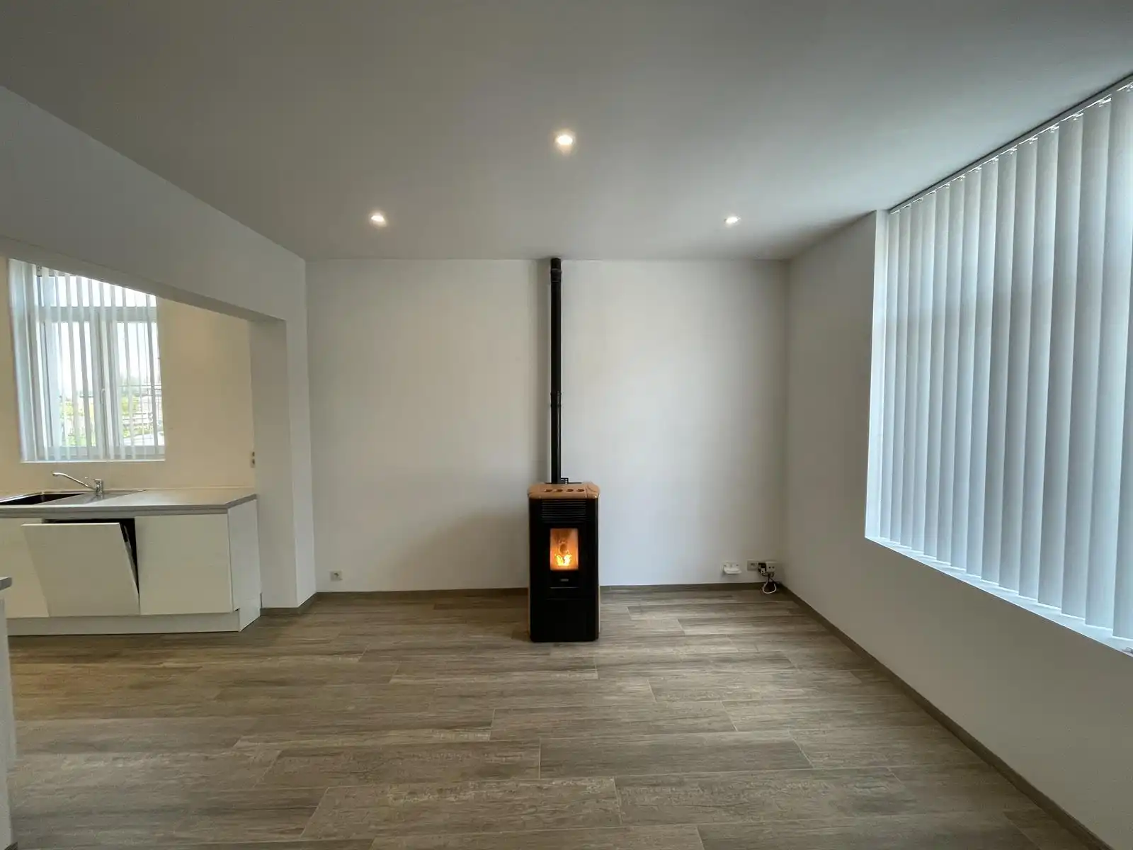 VLIERZELE - Ruime, gerenoveerde eensgezinswoning foto 5