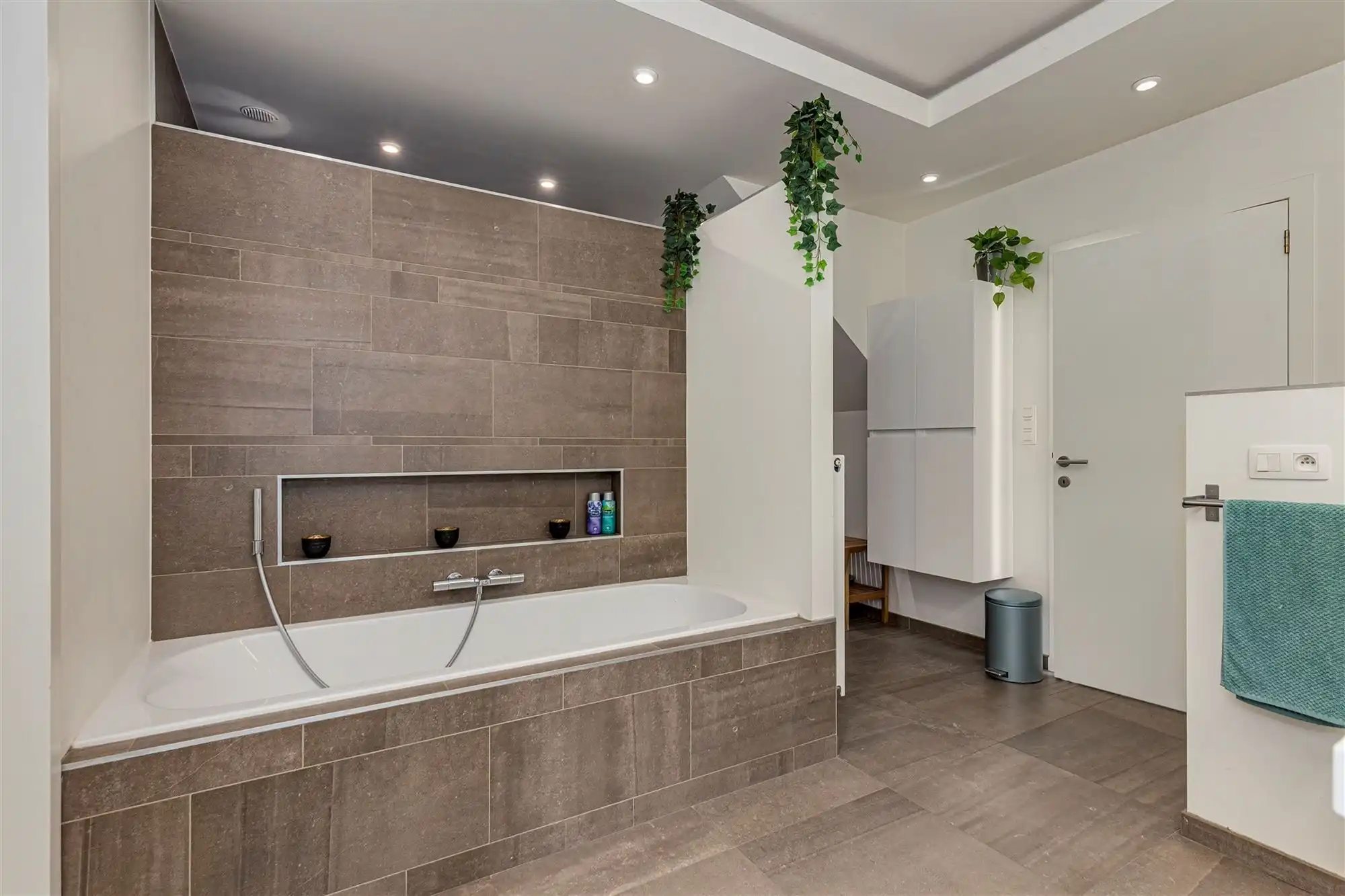 Uniek huis met winkel, atelier of bureel  foto 18