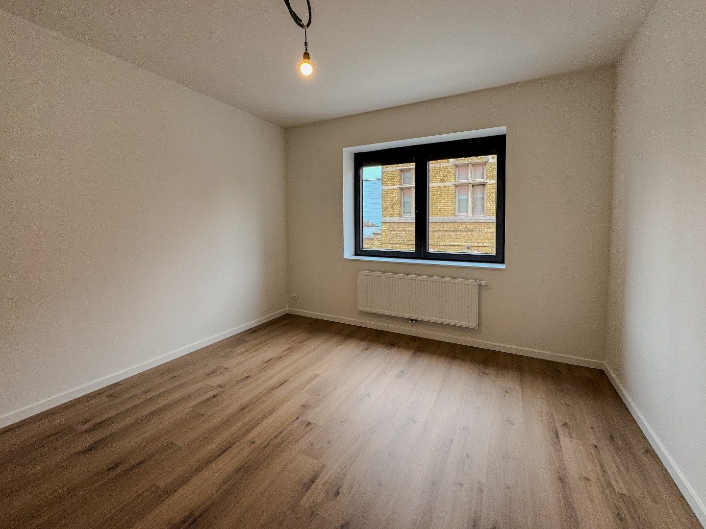 Gerenoveerde woning met 3 slaapkamers en gezellig stadstuintje. foto 15