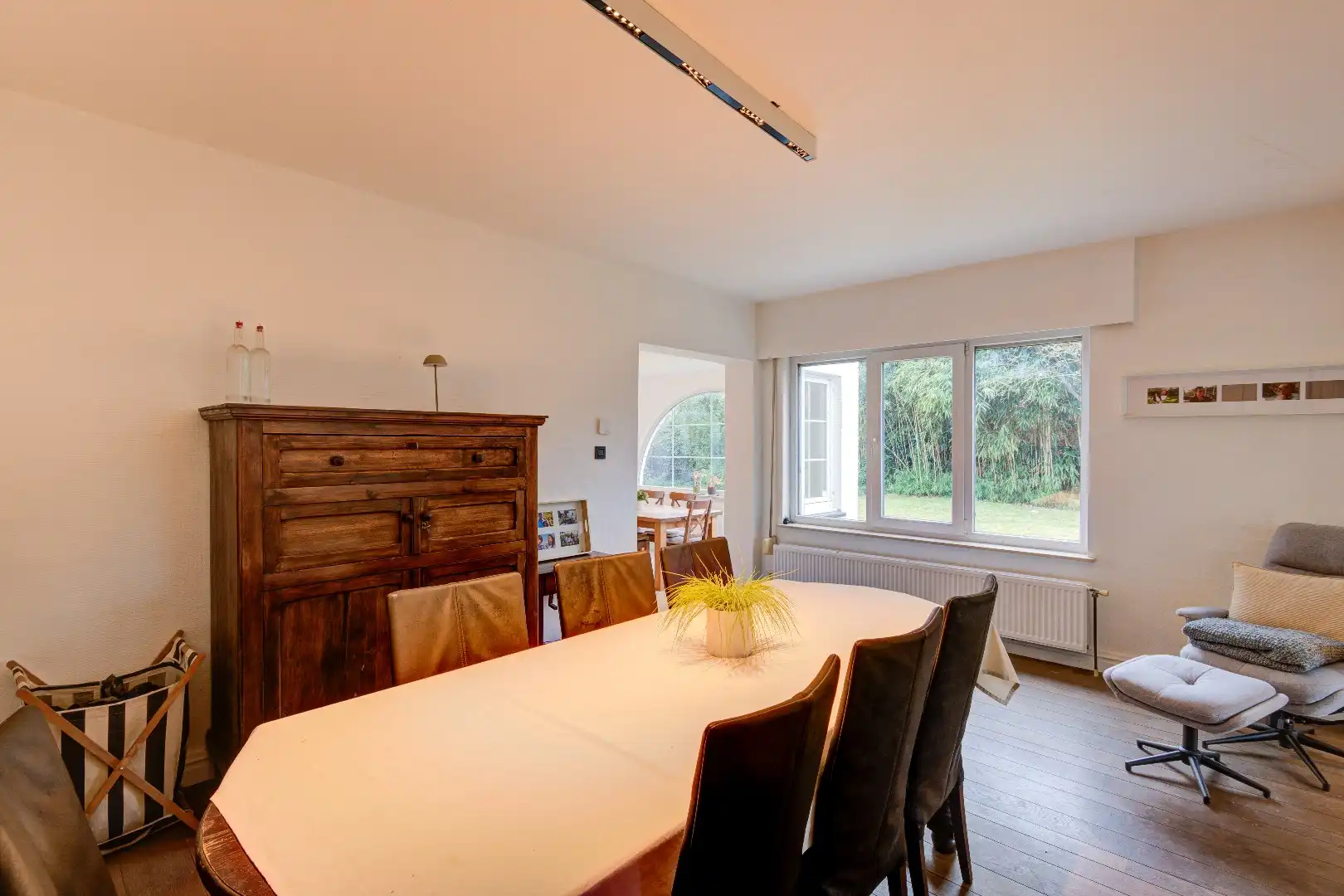 Half open woning in Schilde met zonnige tuin op het zuidwesten, terras en 4 slaapkamers, 1 badkamer en 4 parkeerplaatsen foto 10