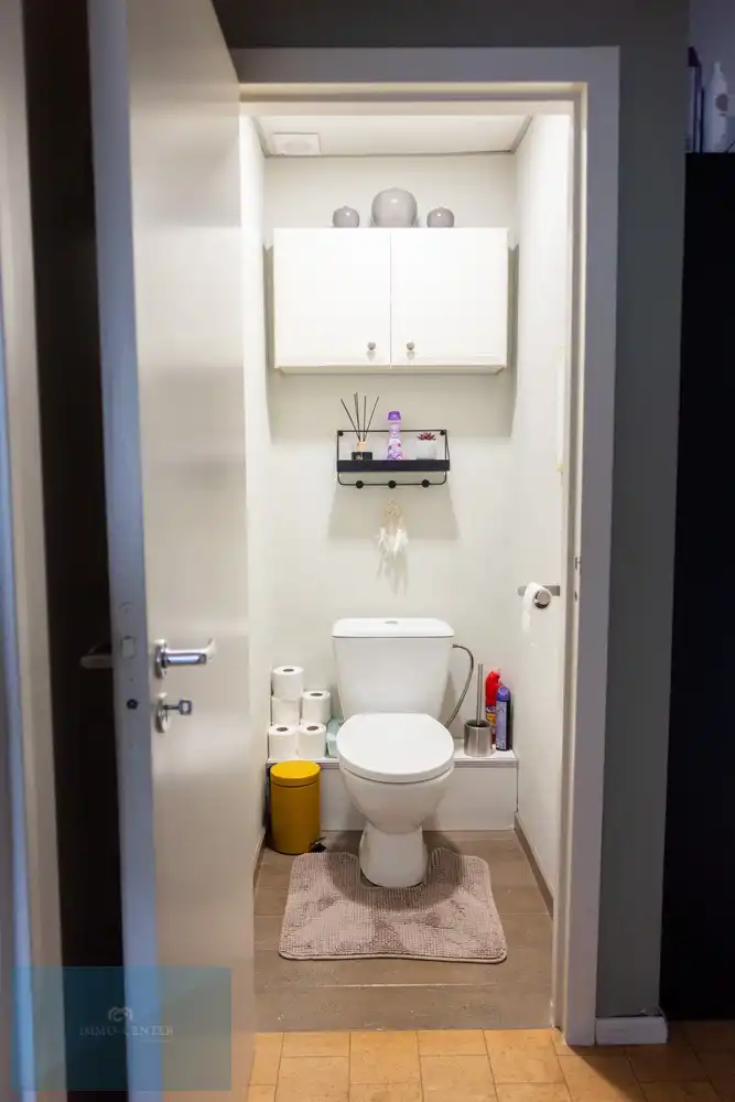 Instapklaar 2-slaapkamerappartement met terras op topligging in Genk foto 21