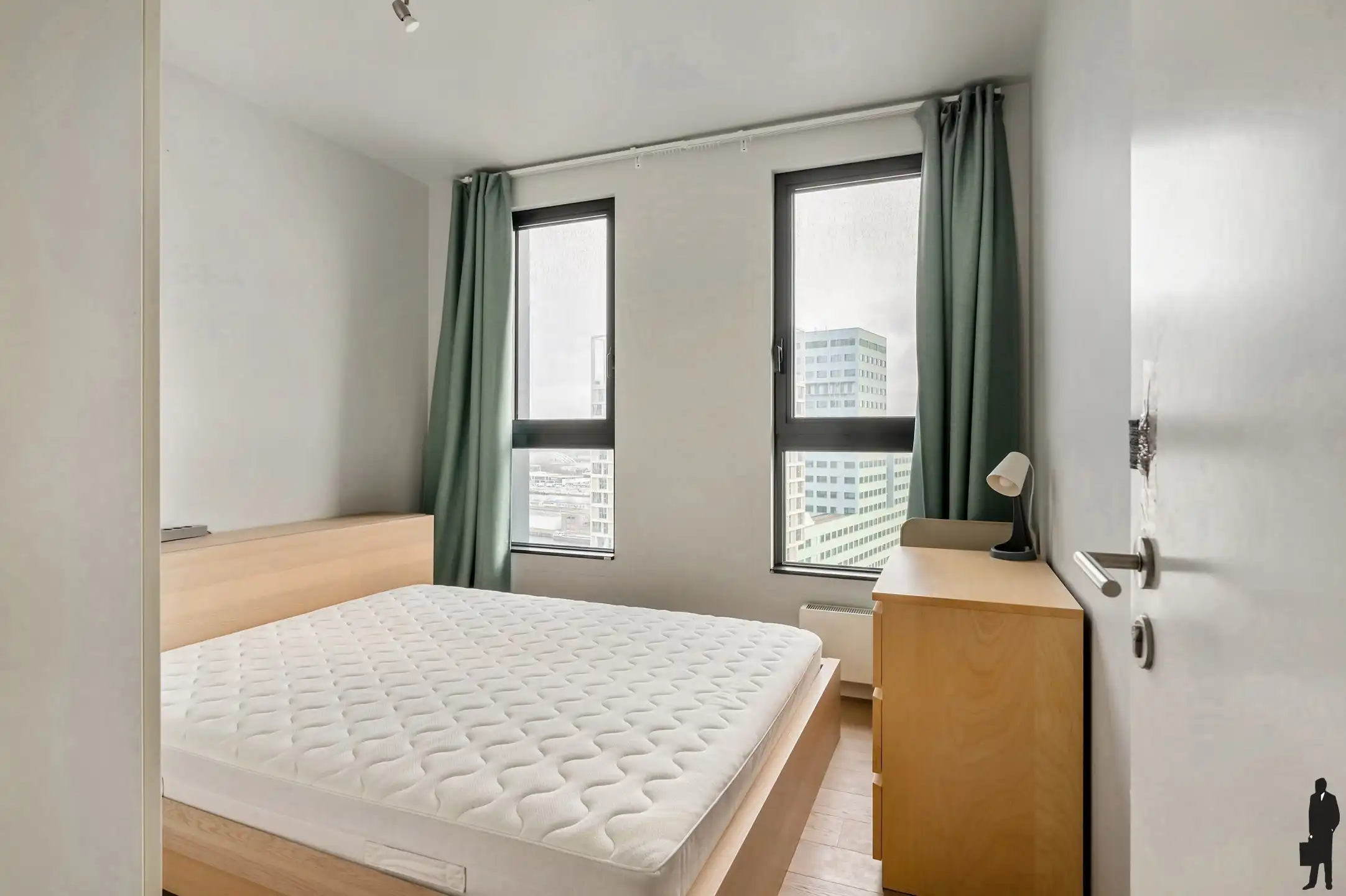 Exclusief tweeslaapkamer appartement op de 17de verdieping met panoramisch stadszicht foto 10