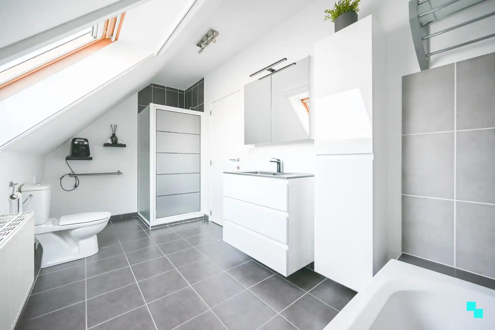 Riant, instapklaar appartement te Kortrijk foto 17