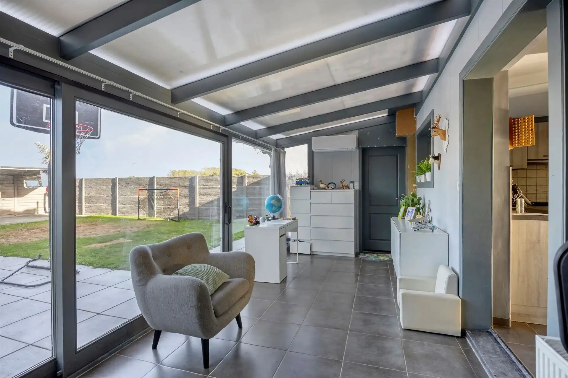 Instapklare woning met 2/3 slpk's in doodlopende straat! foto 9