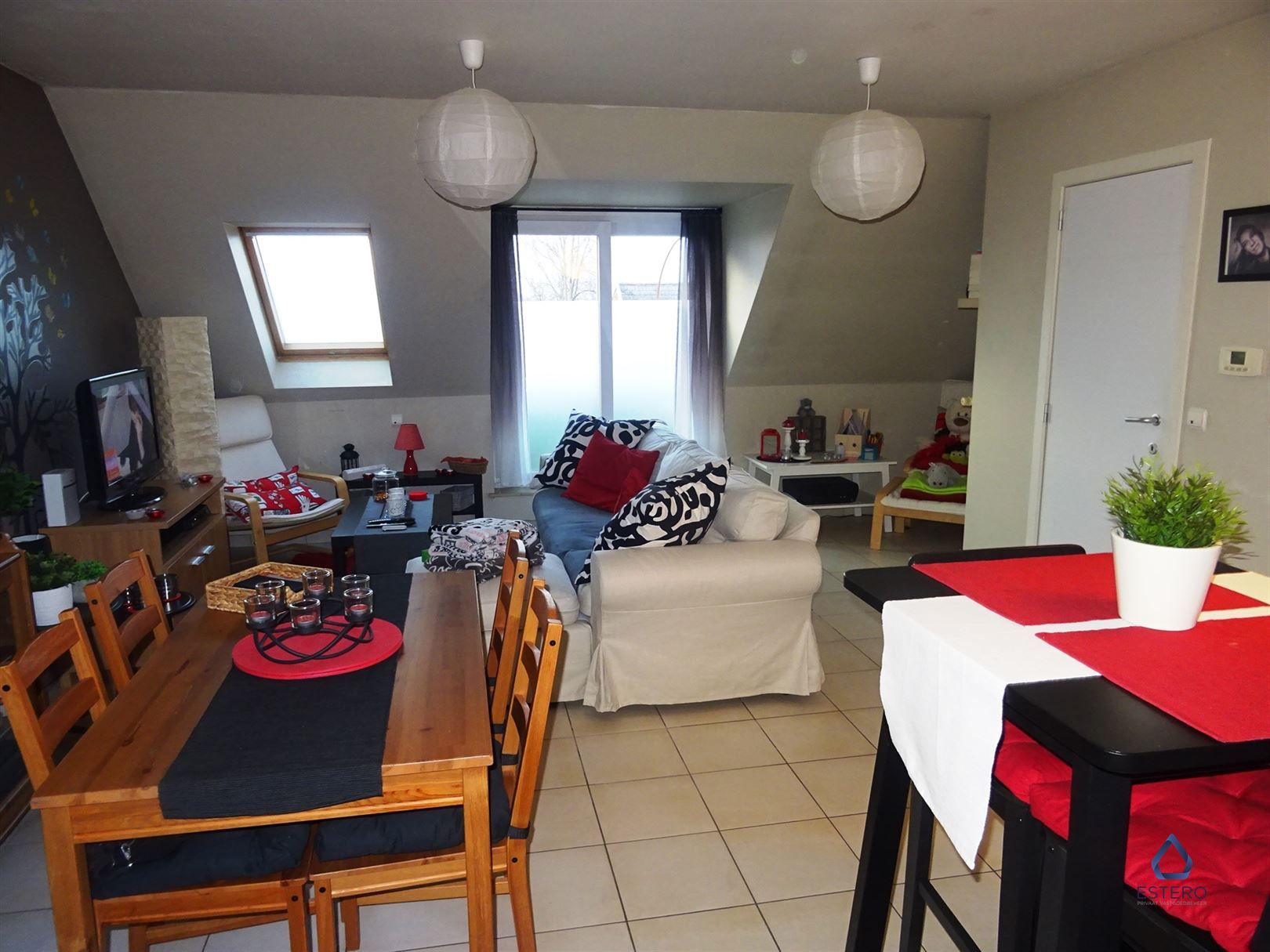 Appartement op de 2e verdieping met 2 slaapkamers en terras foto 4