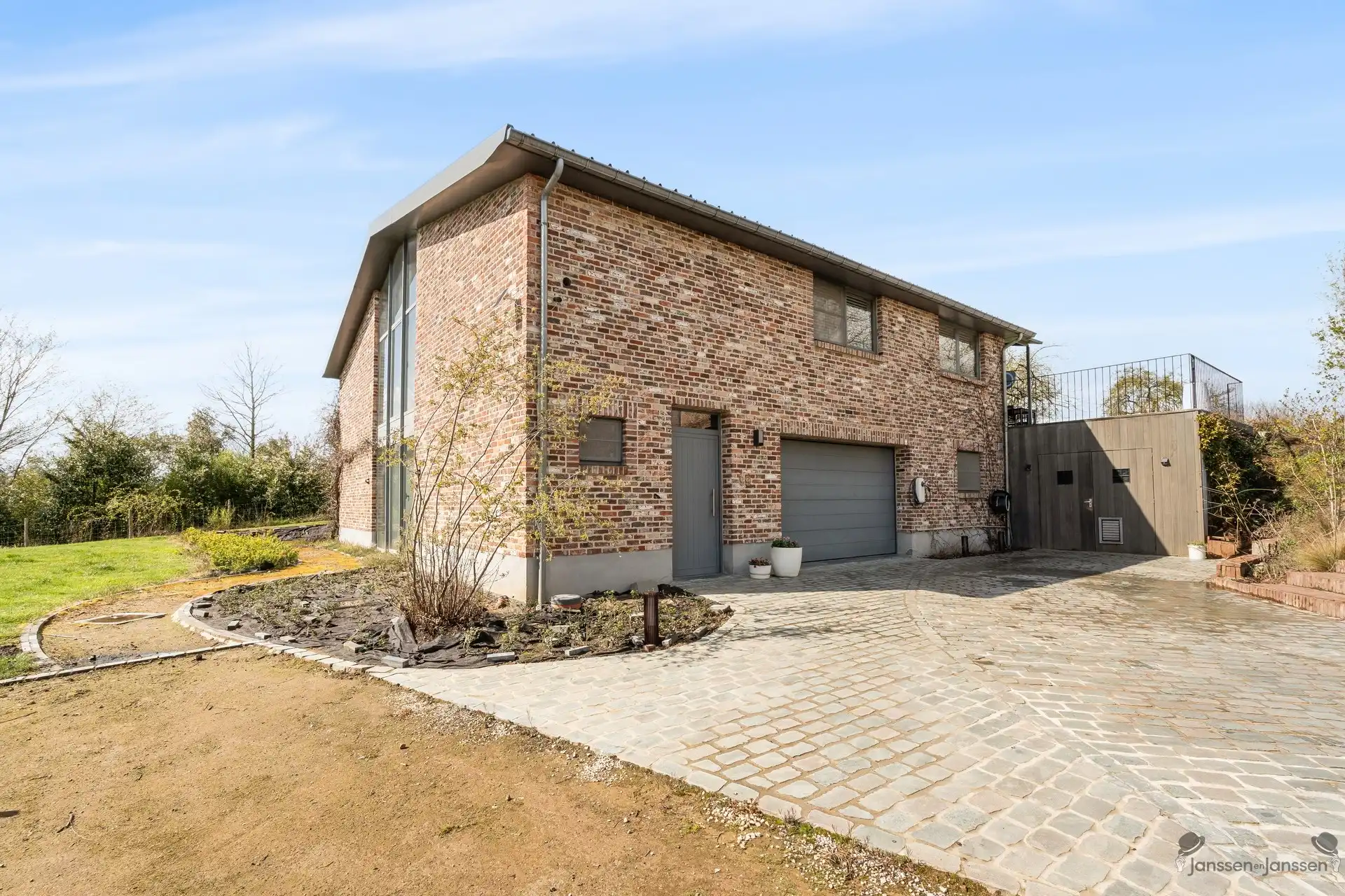 Unieke landelijk-moderne villa met adembenemend uitzicht aan Troostembergbos foto 2