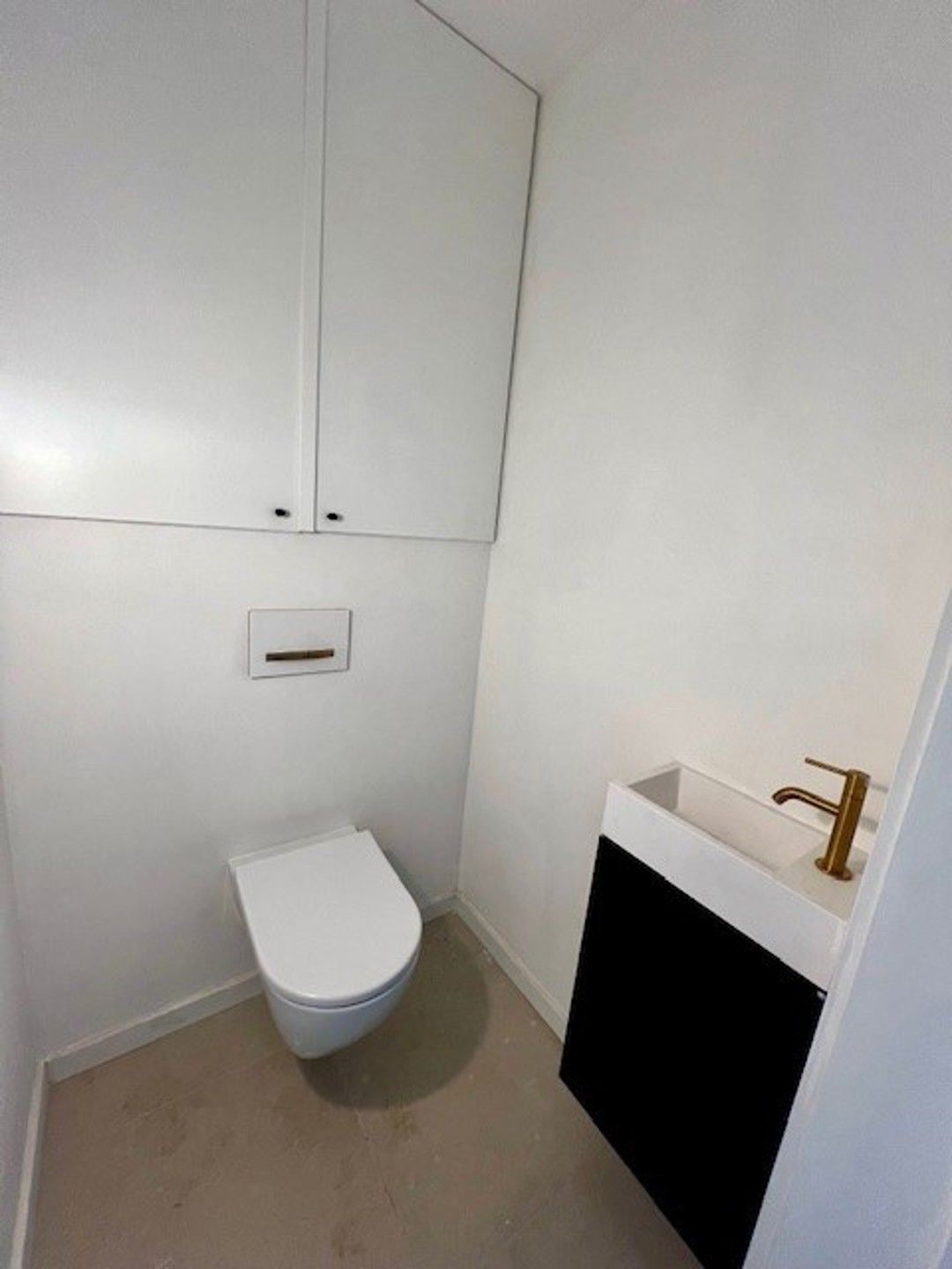 Gerenoveerd 3 slpk app + aparte bureau met tuin en garagebox foto 15