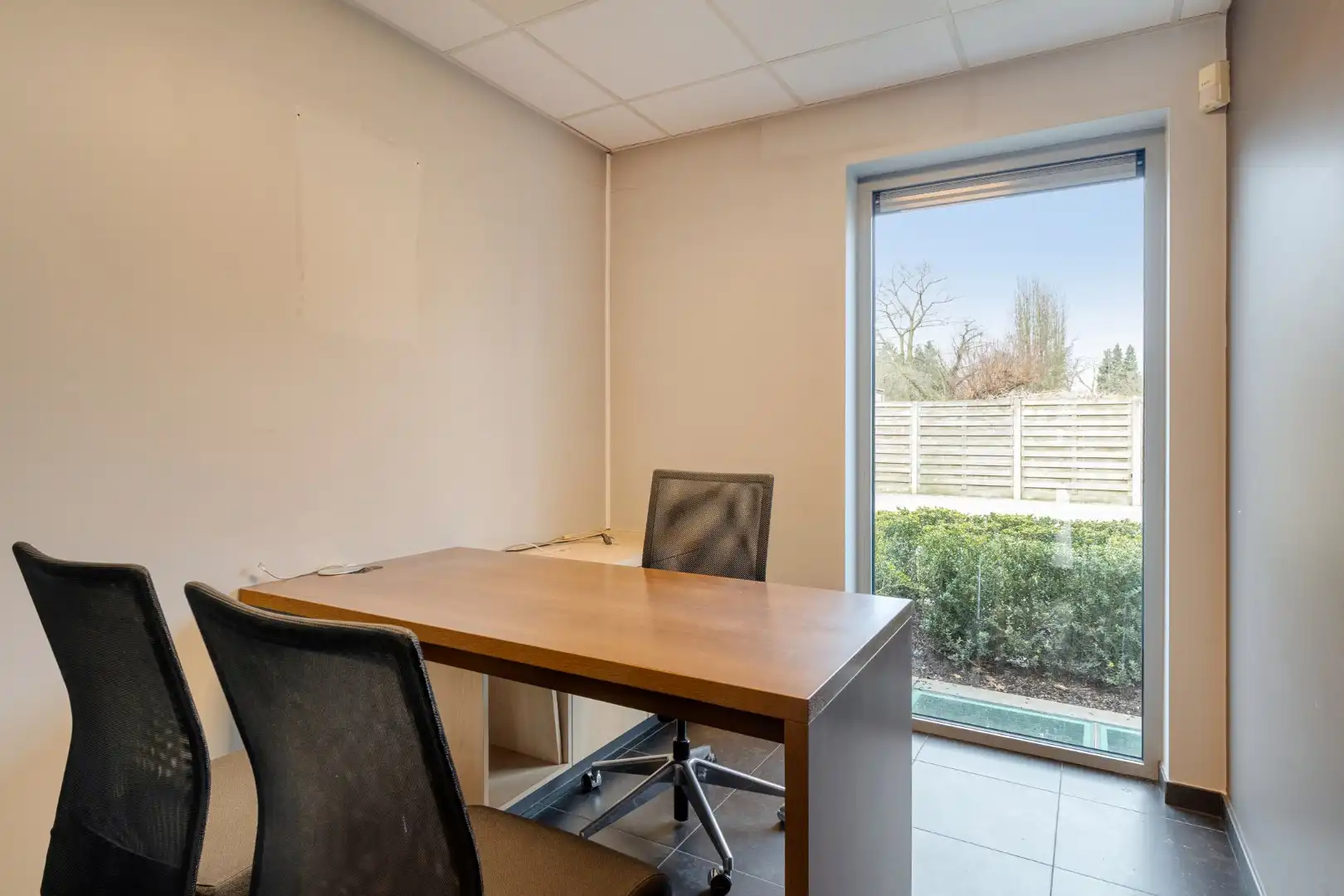 Instapklaar handelspand met ruime kelder en voldoende parking in het centrum van Geel ! foto 15