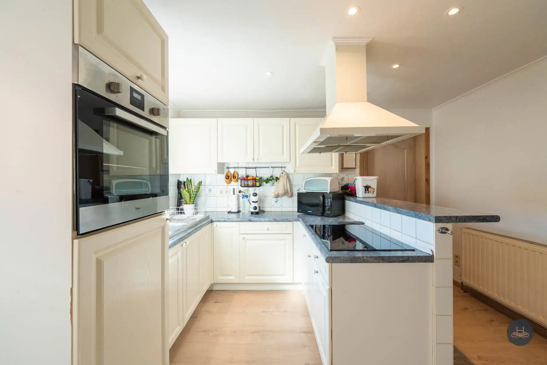 Ruime starterswoning met tuin en dubbele garage foto 19