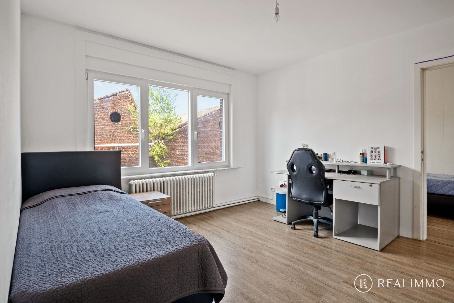 Gerenoveerde woning in het centrum van Waregem foto 9