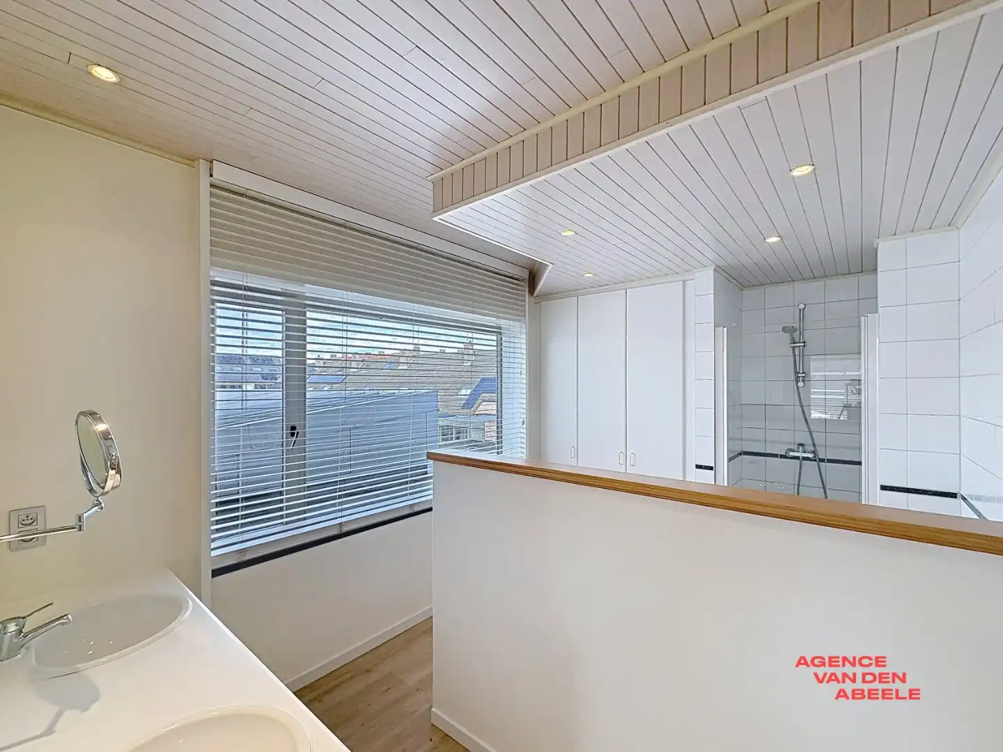 Ruim duplexappartement met 3 slaapkamers en terras foto 13