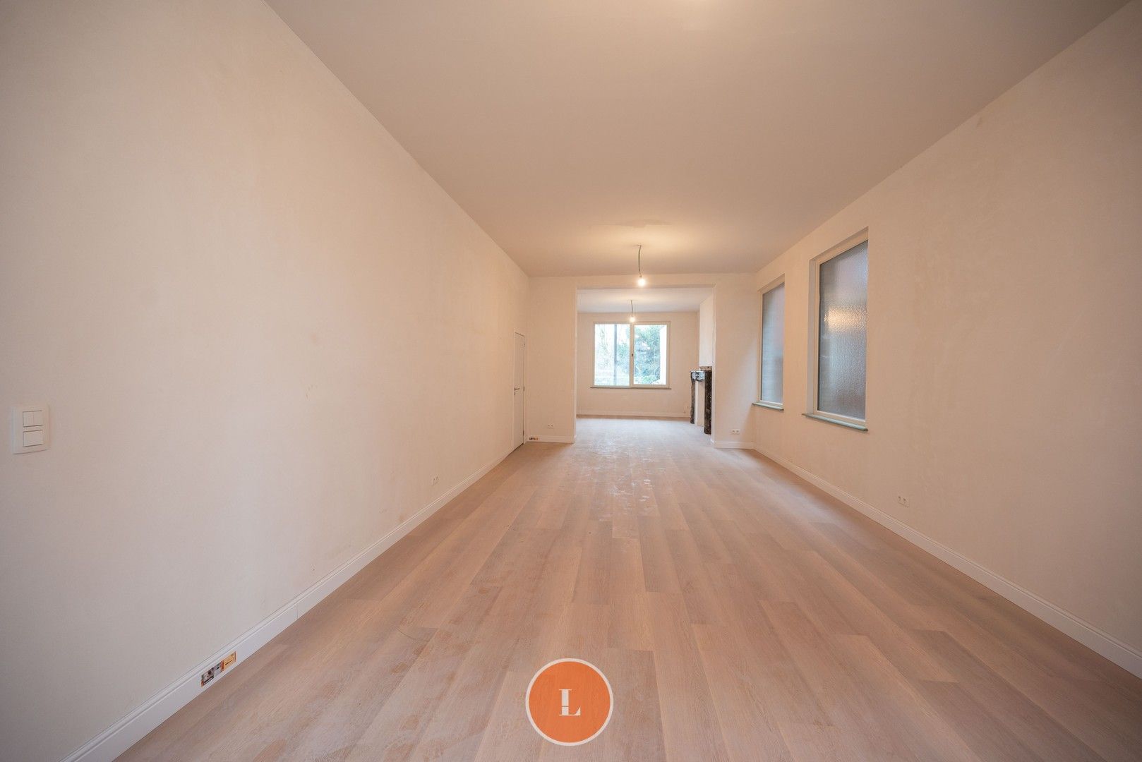 Handelspand/kantoor in historisch complex foto 2