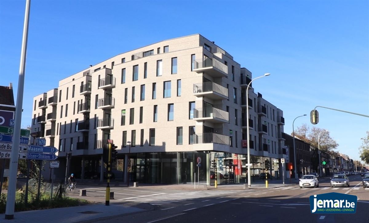 Verhuurd appartement met 1 slaapkamer en ondergrondse autostaanplaats op centrale locatie in Maasmechelen! foto {{pictureIndex}}