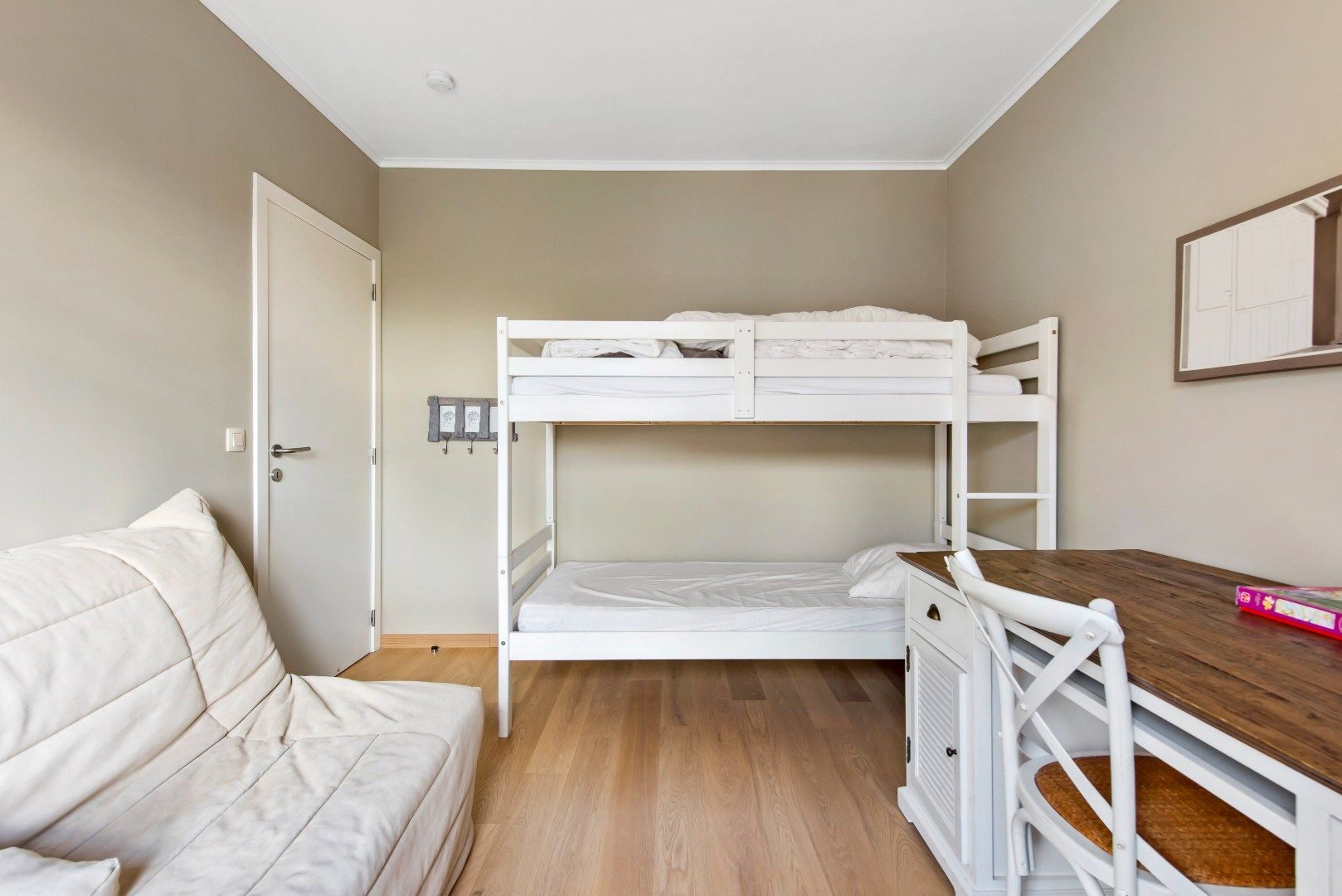 Ruim appartement met 3 slaapkamers foto 9