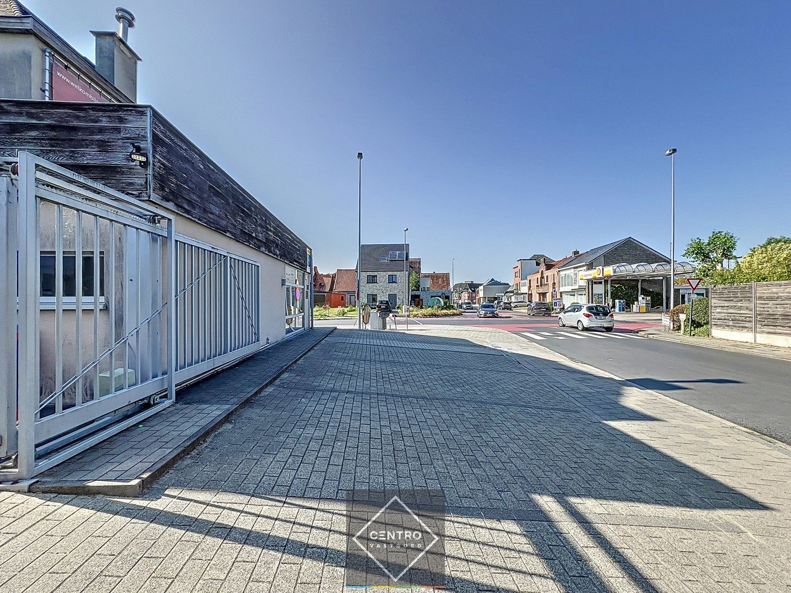 Instapklaar handelspand met wellness, appartement én verhuurde broodjeszaak – toplocatie in Sint-Eloois-Winkel (Ledegem). foto 30