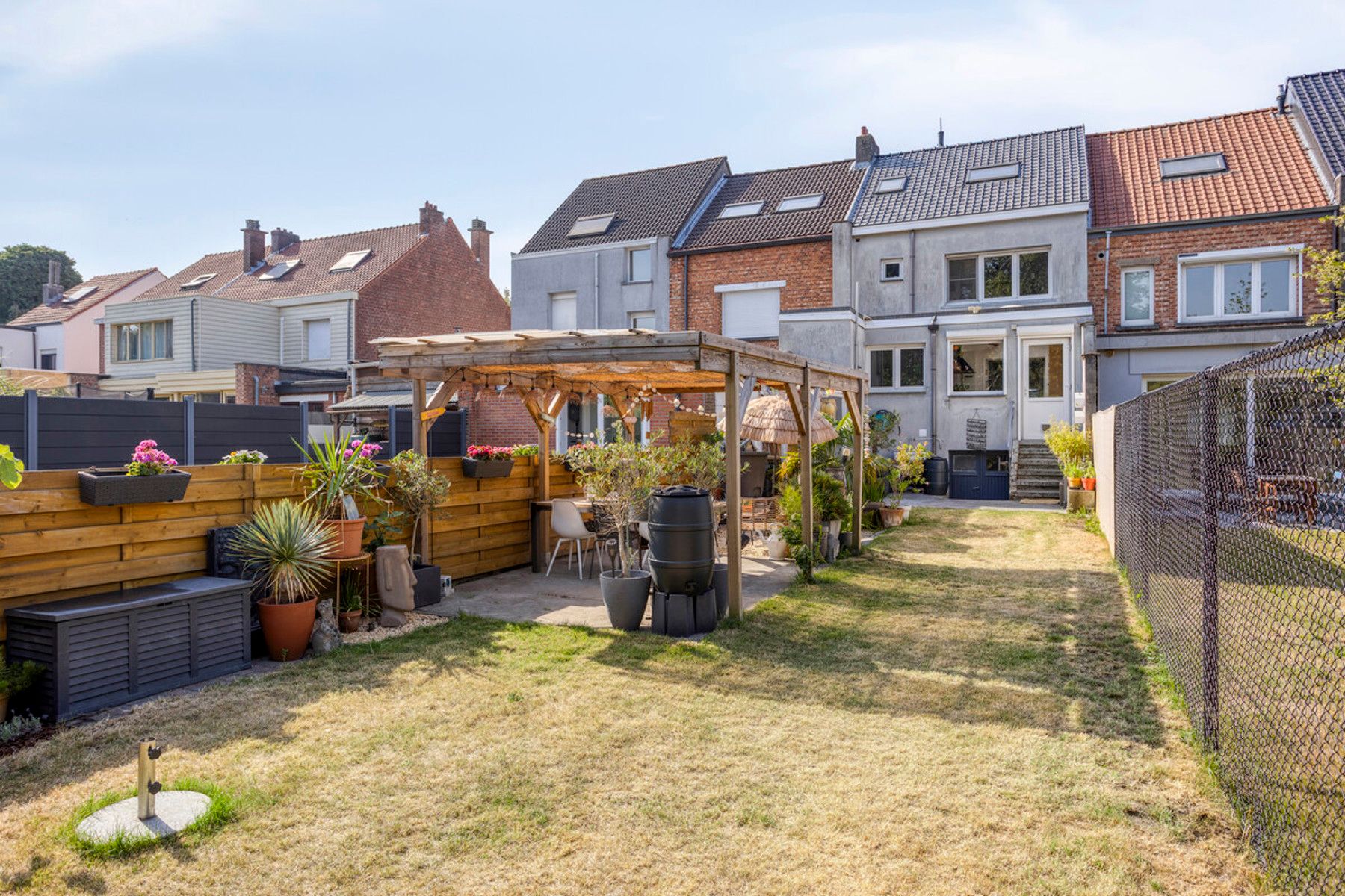 Sfeervolle woning met grote garage en tuin nabij het centrum foto 21