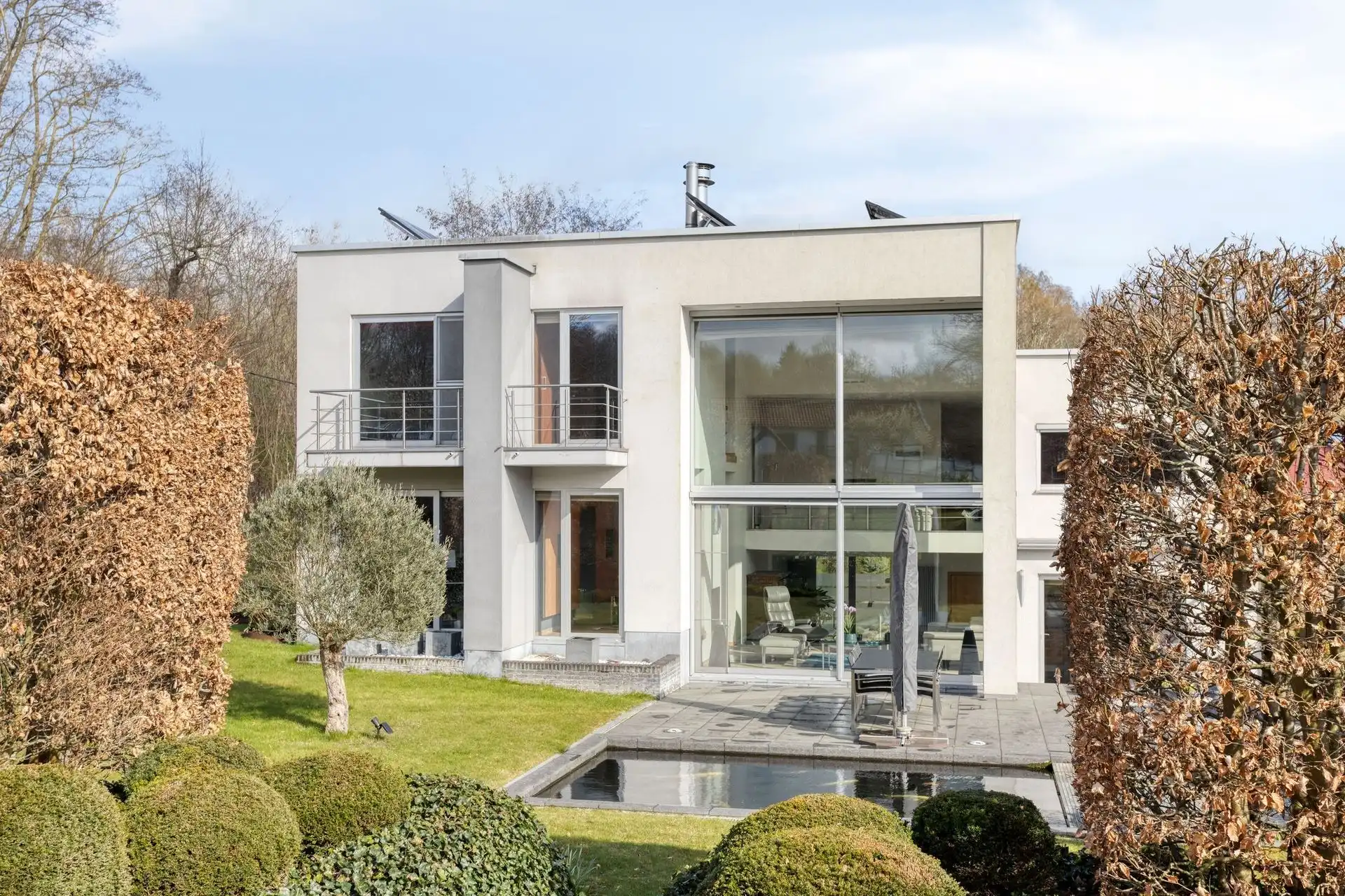 Lichtrijke, moderne villa in perfecte staat op rustige locatie foto 3