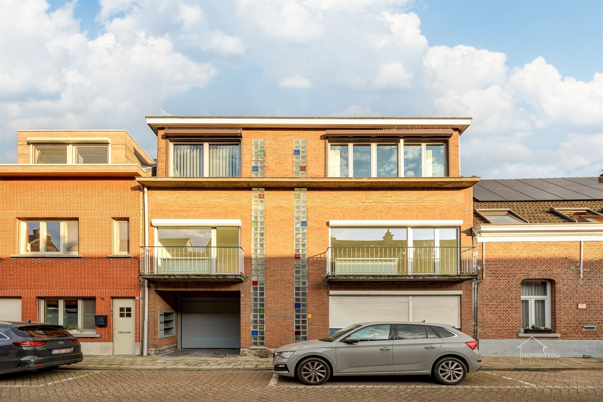 Vernieuwd en zonnig 2 slaapkamer appartement foto 2