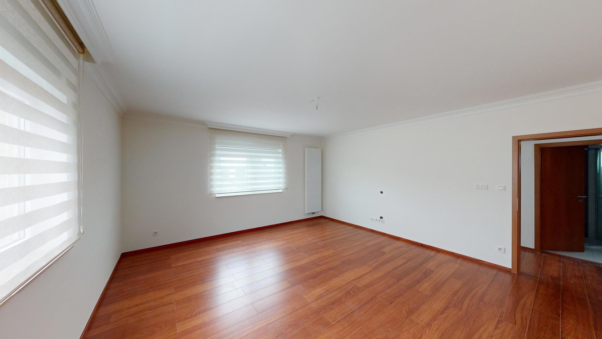 Ruime villa van 215m² met 4 slpks dichtbij Beringen-Centrum! foto 9