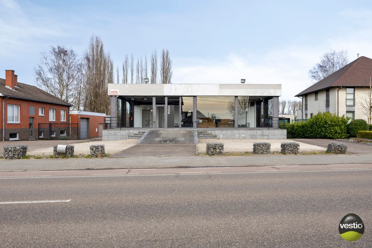 MULTIFUNCTIONEEL HANDELSPAND MET CONCIERGESTUDIO OP 19A82CA TE BEVERST. foto {{pictureIndex}}