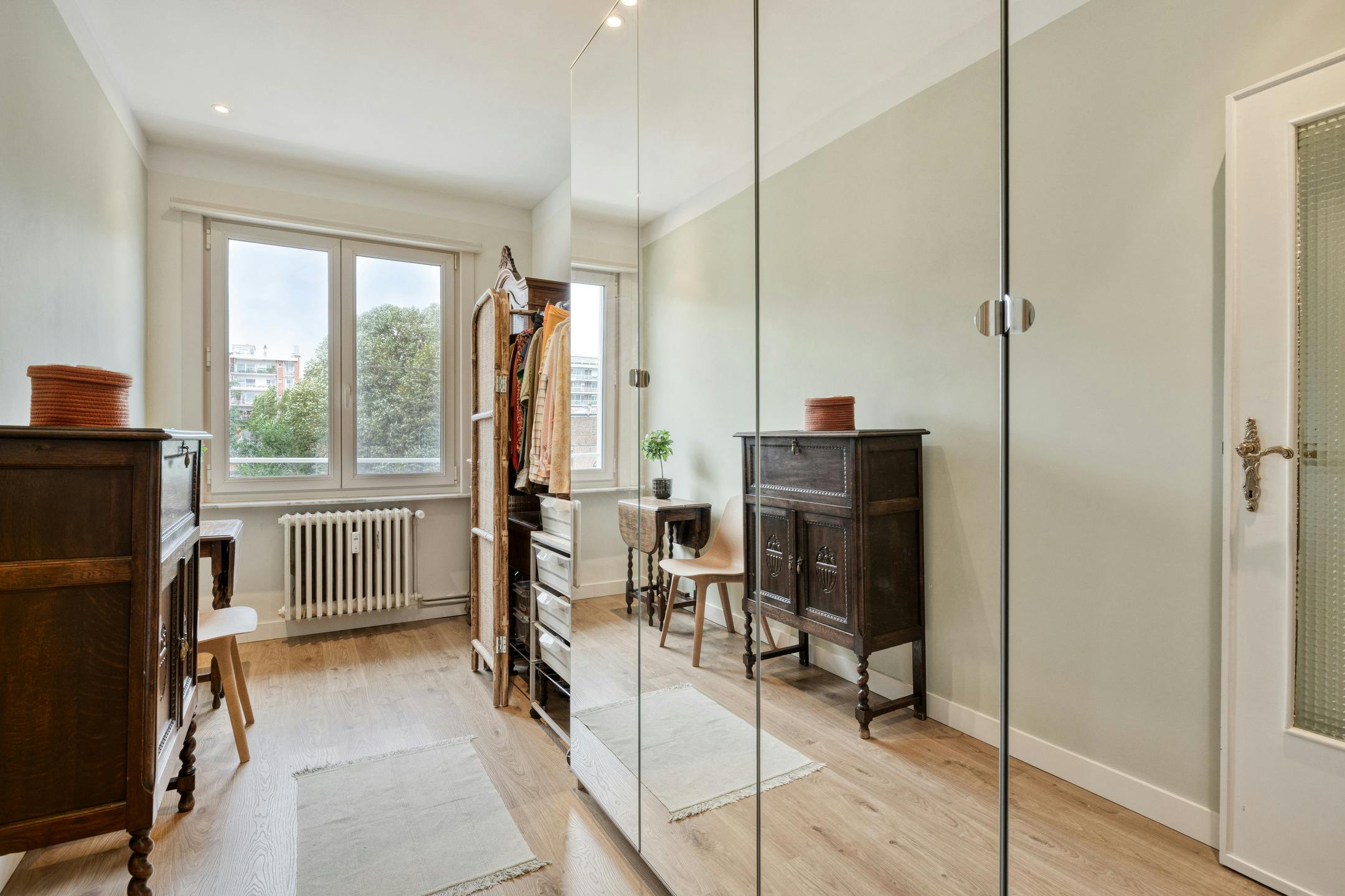 Instapklaar appartement met drie slaapkamers te koop in Berchem foto 9