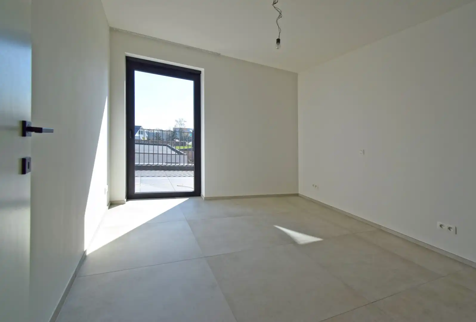 INSTAPKLAAR APPARTEMENTENT MET TWEE RUIME TERRASSEN foto 8