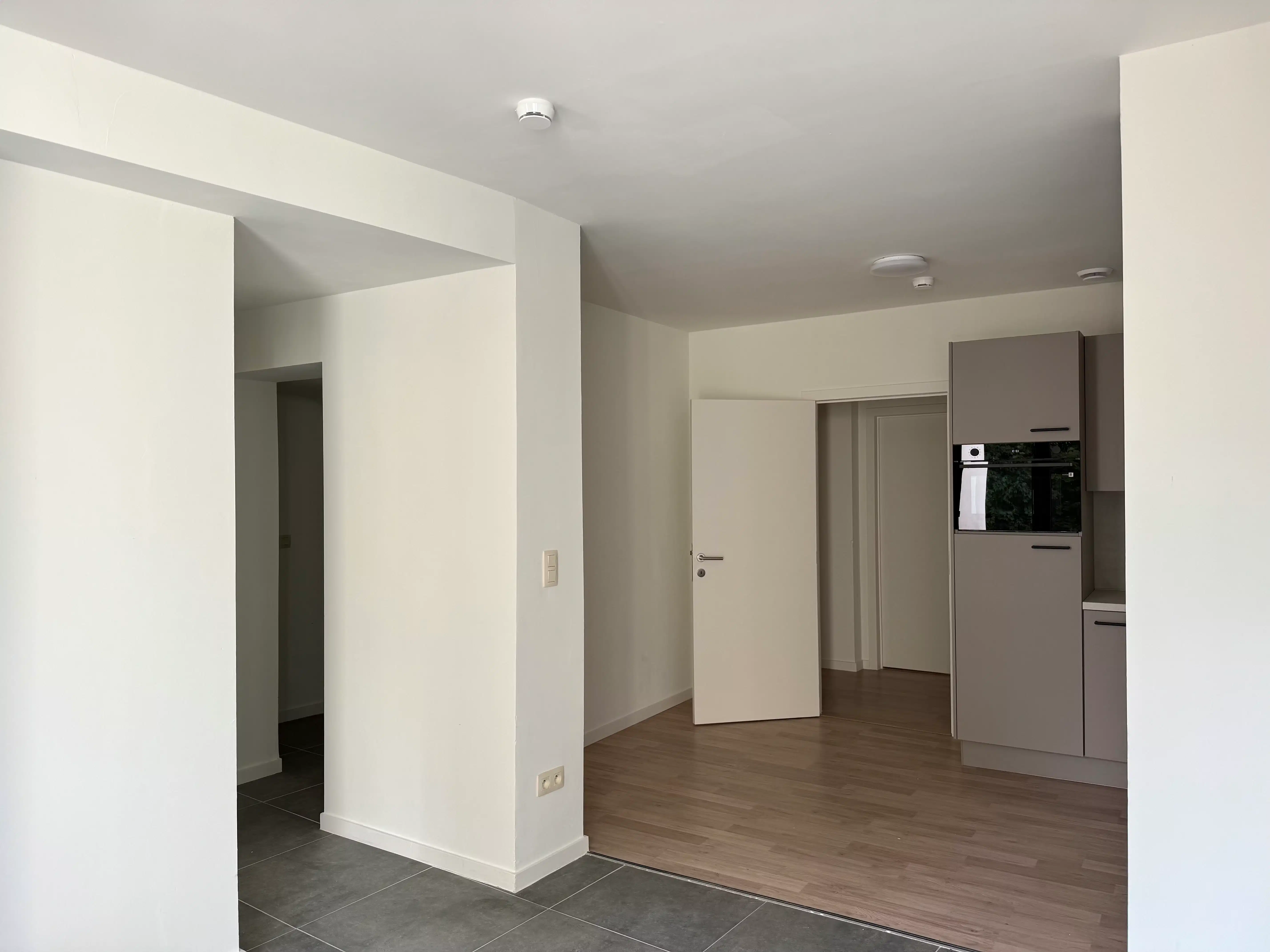 Ruim appartement met 4 slaapkamers en uitzonderlijk privatieve tuin foto 4