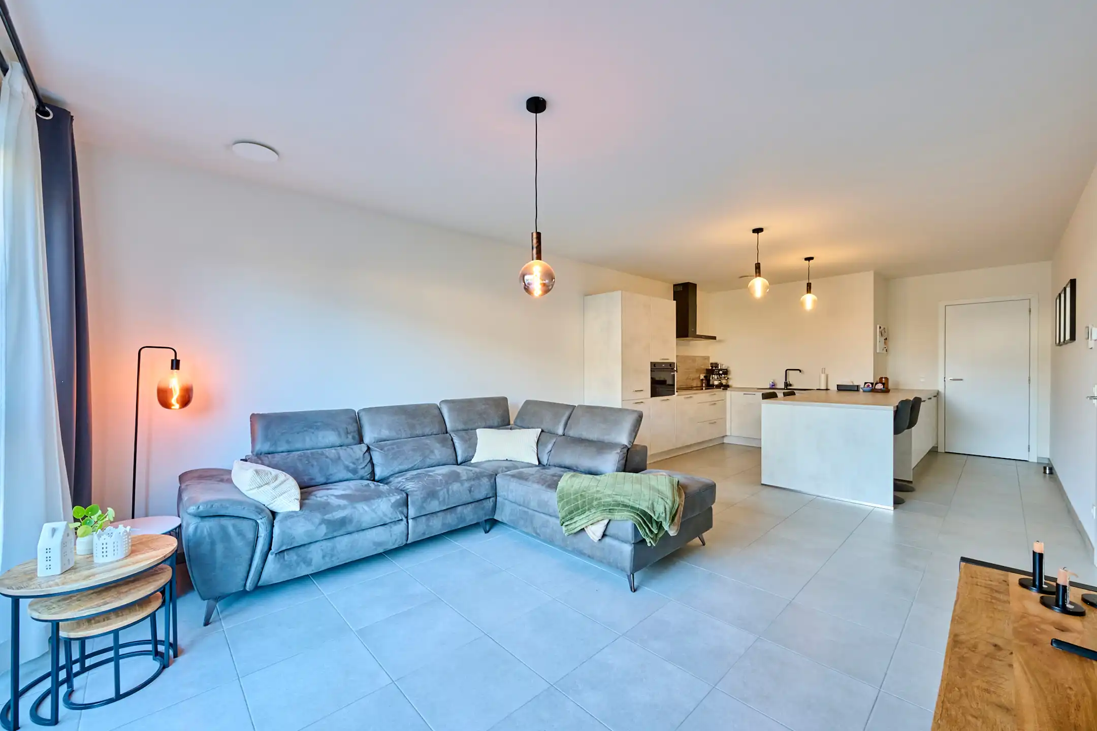 INSTAPKLAAR GELIJKVLOERS 1 SLAAPKAMER APPARTEMENT foto 2