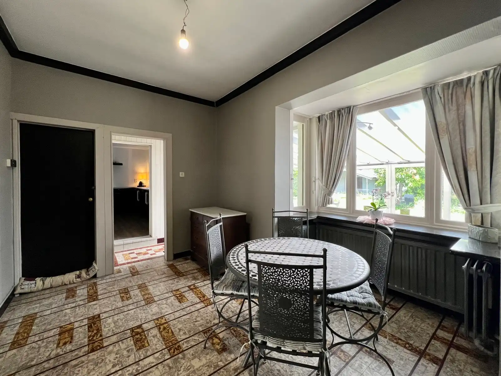 Zeer ruime woning met grote tuin en vrij zicht. foto 6