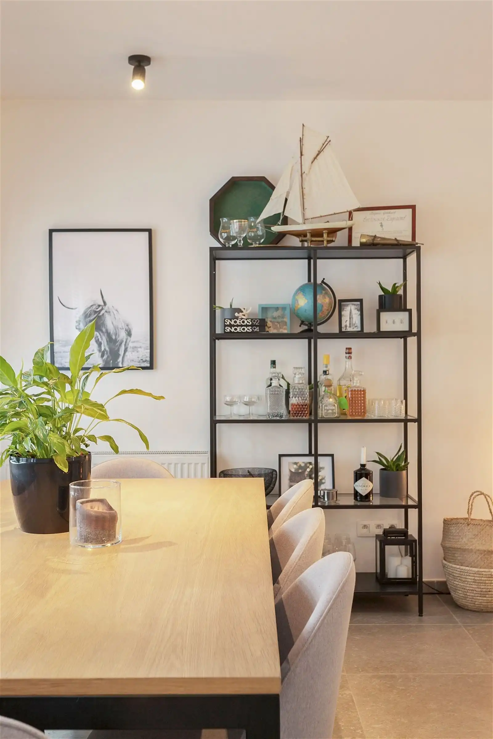 FURNISHED 1 BEDROOM CITY APARMTENT! foto 5