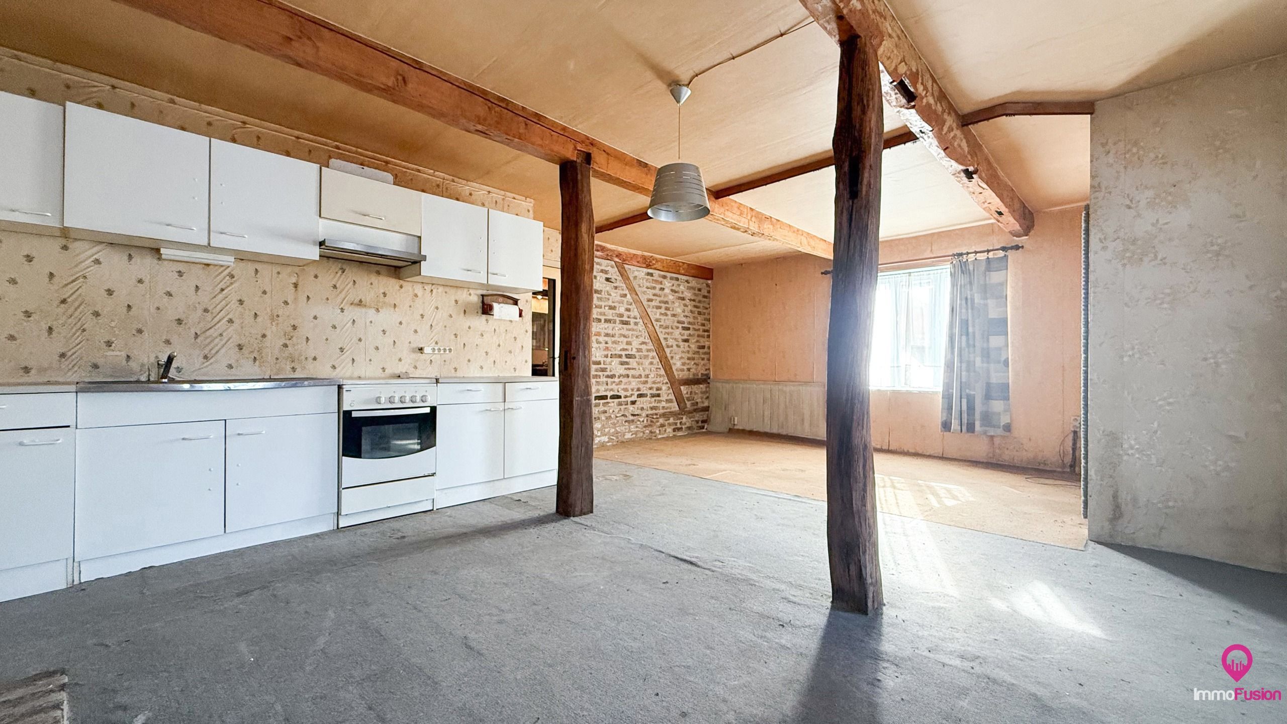 Te renoveren woning gelegen op een rustige locatie! foto 21