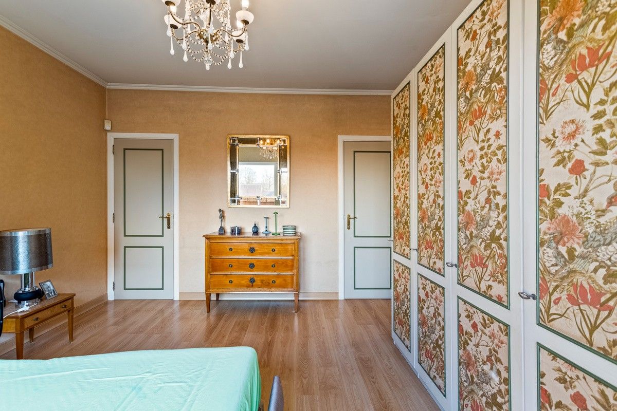 Residentieel erg ruim appartement met parkzicht en drie terrassen foto 16