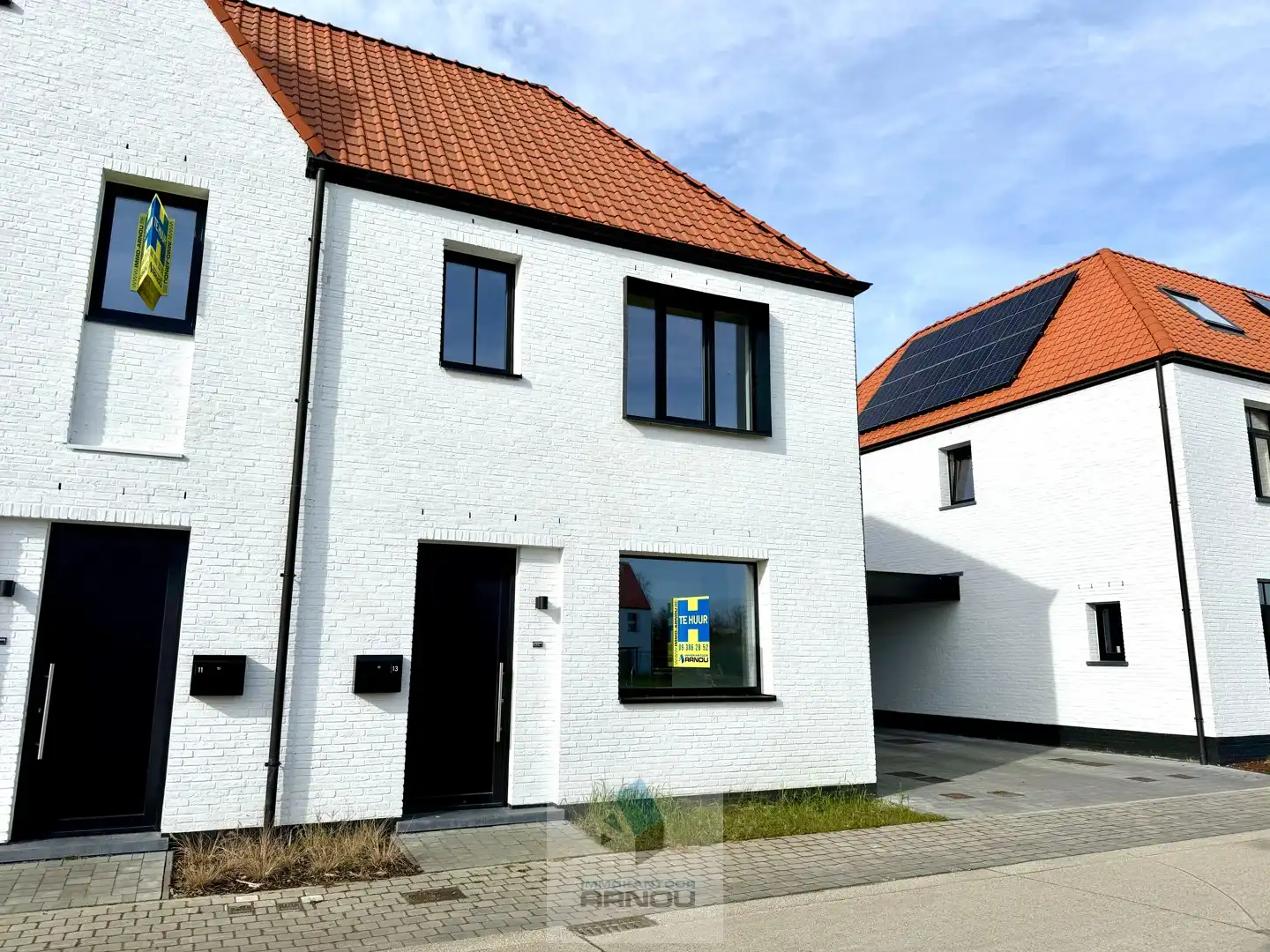 Nieuwbouwwoning met 3 slaapkamers, tuin en carport foto 3