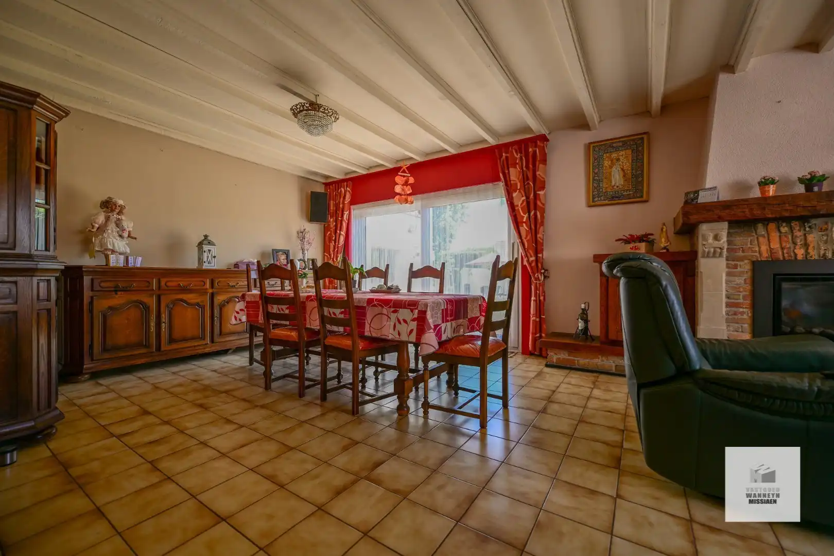 Ruime handelswoning met voormalige kapperszaak op 781m2 te Wildenburg foto 14