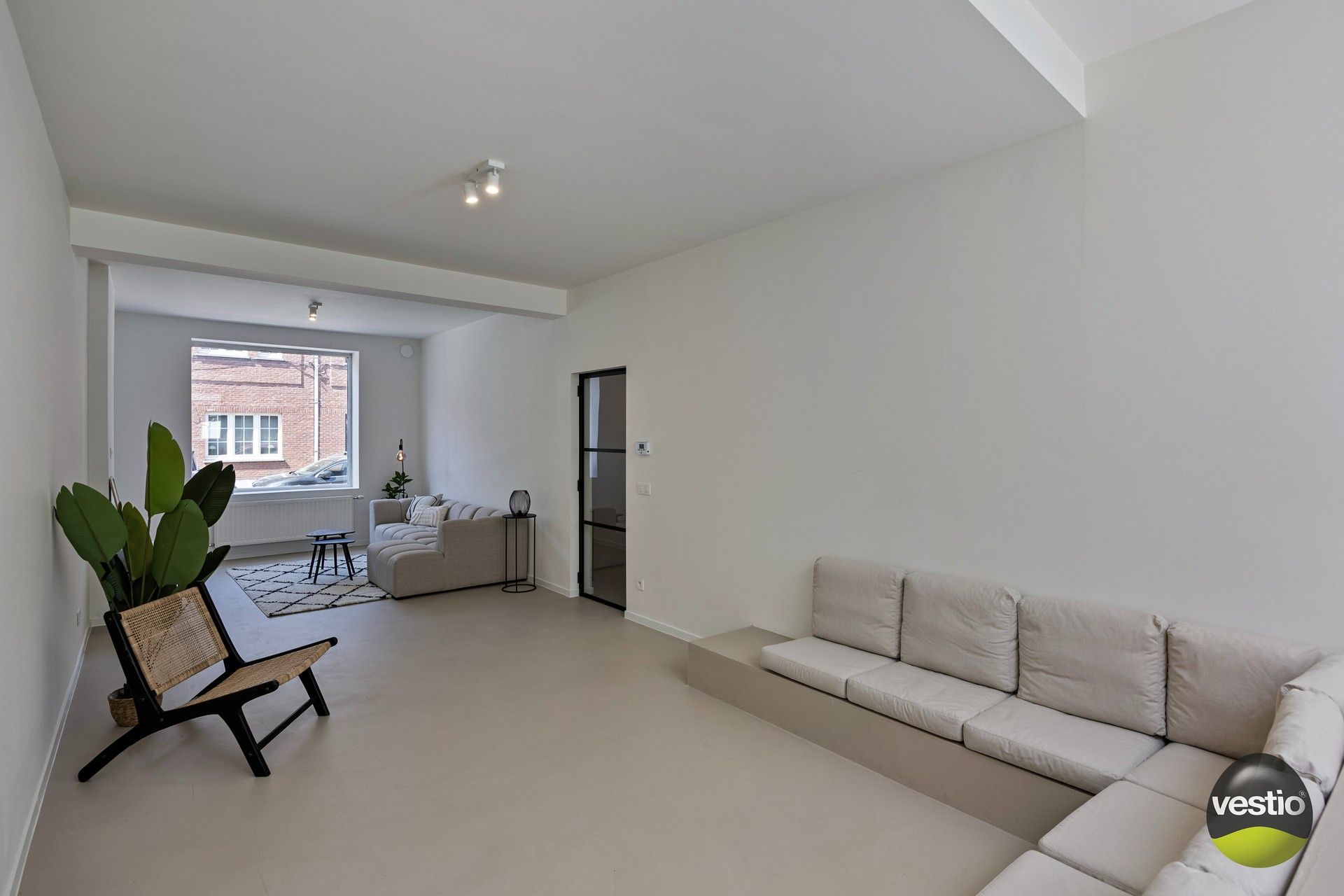 TOTAAL GERENOVEERDE WONING MET 3 SLAAPKAMERS EN STADSTUIN IN CENTRUM HASSELT foto 4