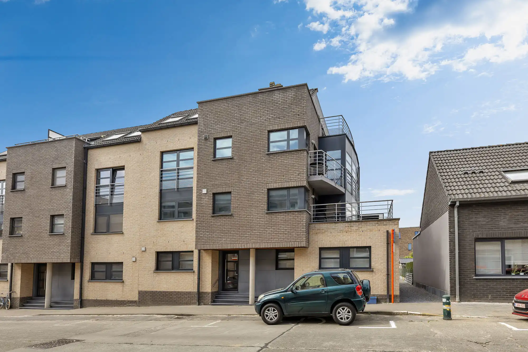 2-slaapkamer appartement met ruim terras foto {{pictureIndex}}