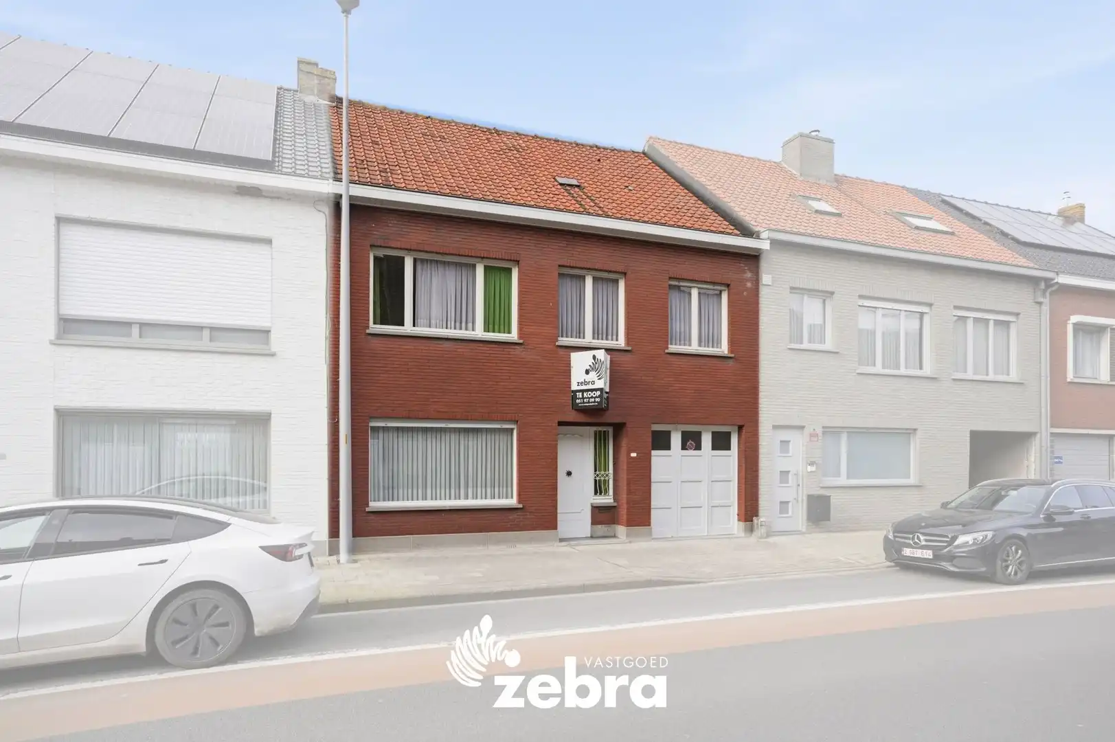 Hoofdfoto van de publicatie: Te renoveren woning op ruim perceel in Eernegem!