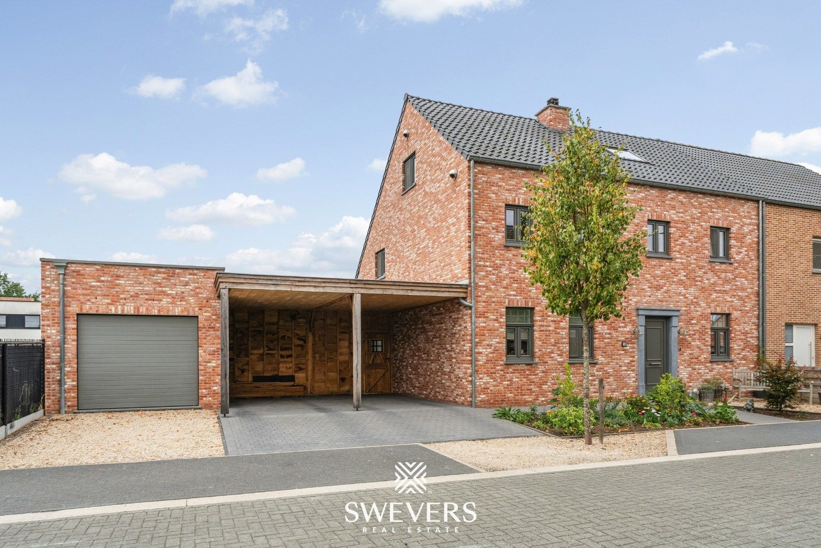Energiezuinige  en luxueuze woning met drie slaapkamers te Leopoldsburg foto {{pictureIndex}}