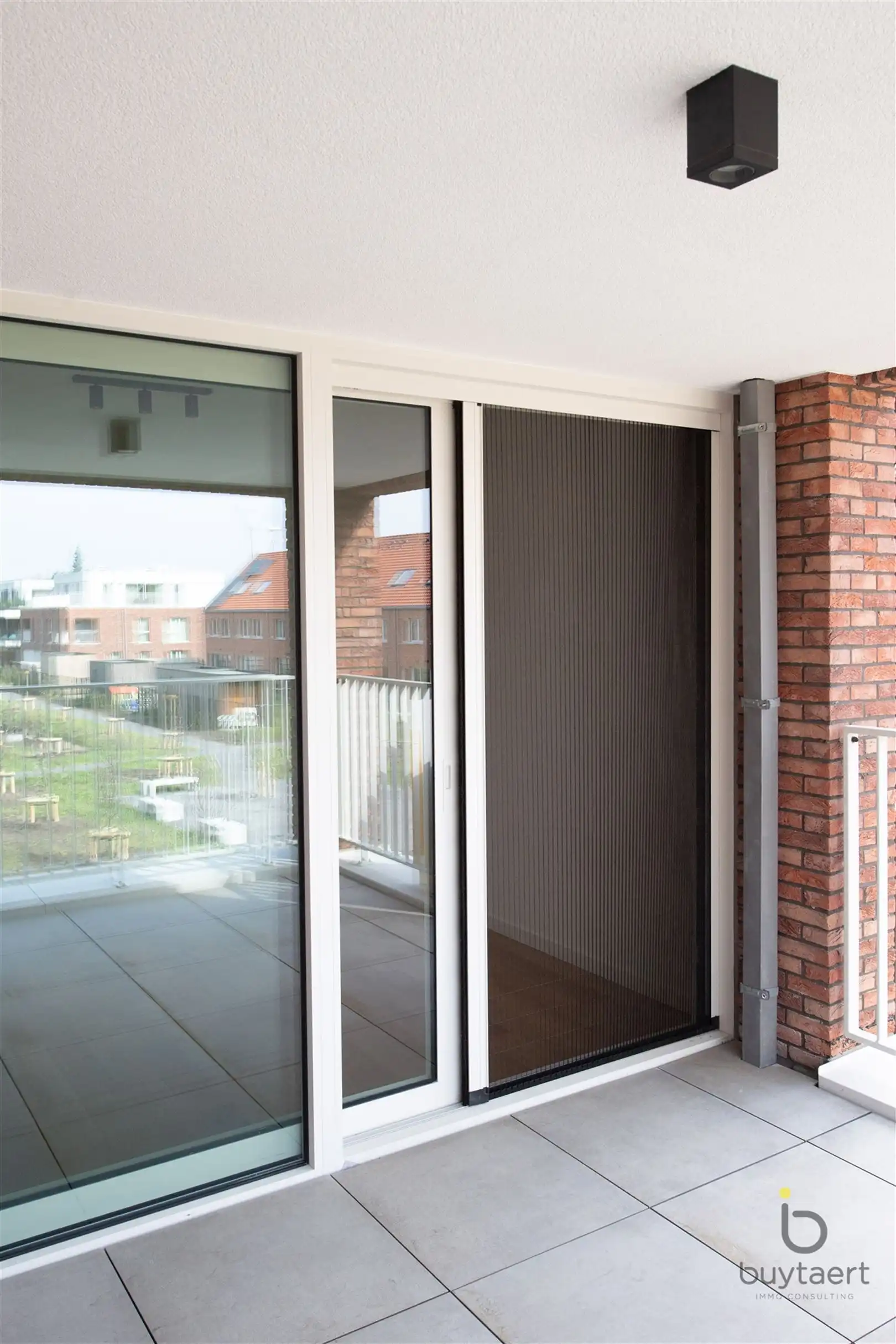 Nieuwbouw appartement met ruim terras en parking te Zoersel. foto 4