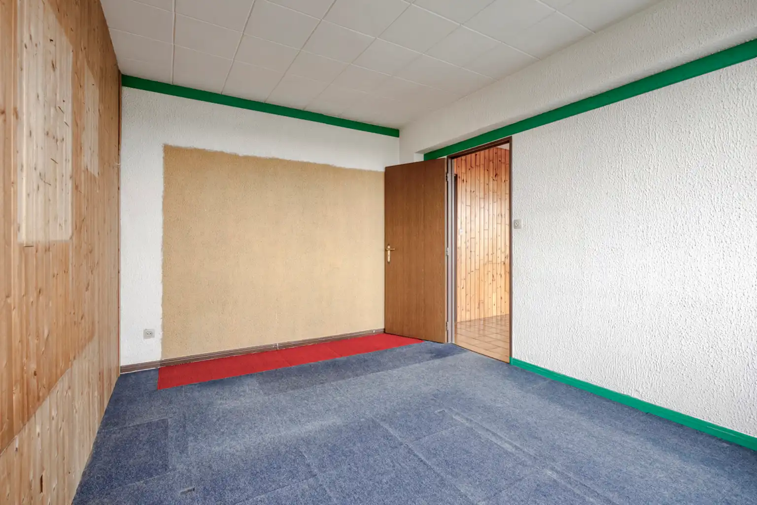 Op te frissen 2-slaapkamerappartement met prachtig uitzicht foto 11