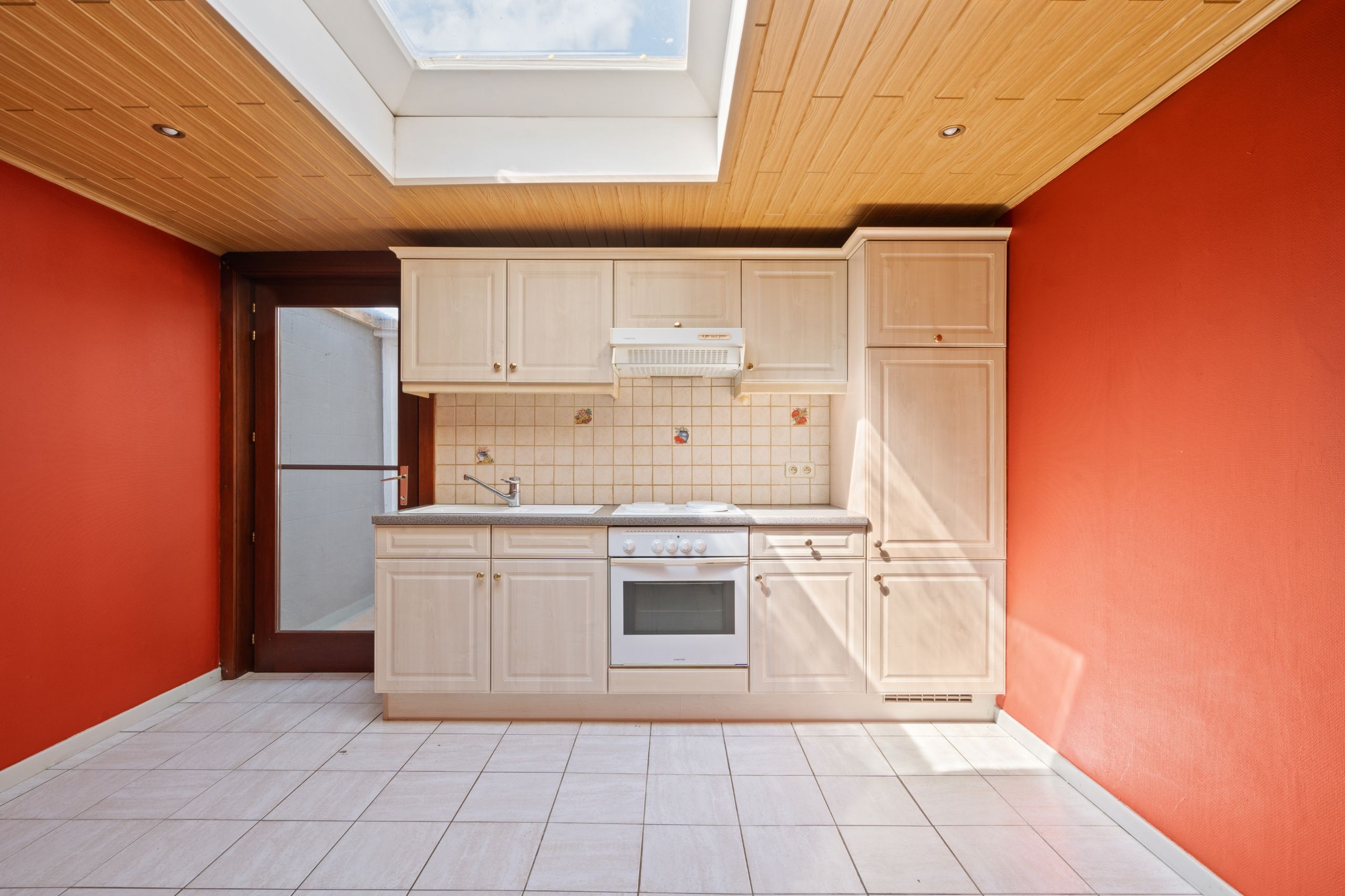 Te renoveren rijwoning in centrum Harelbeke foto 2