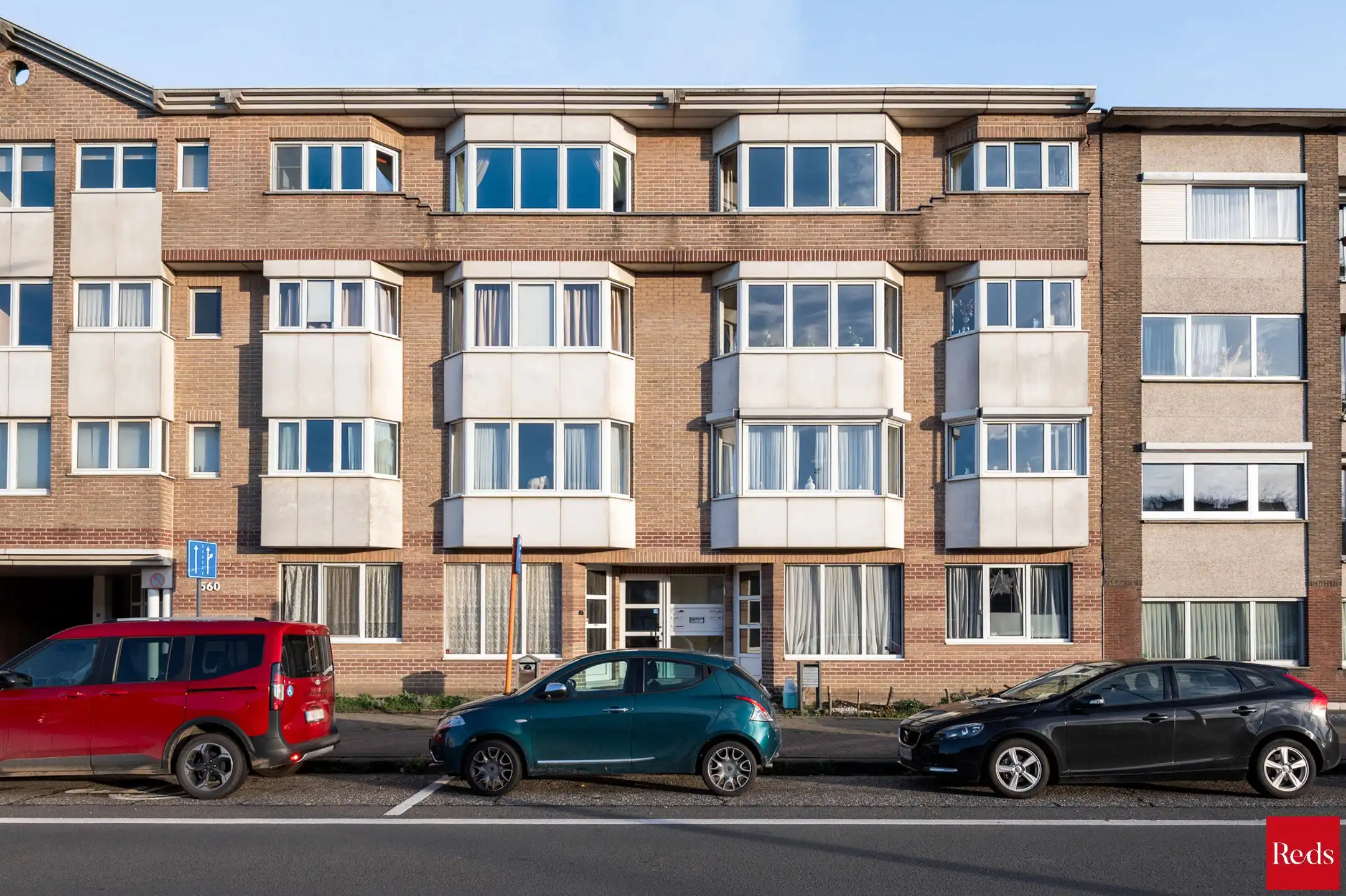 Ruim en verzorgd gelijkvloers appartement met 3 slaapkamers foto 2
