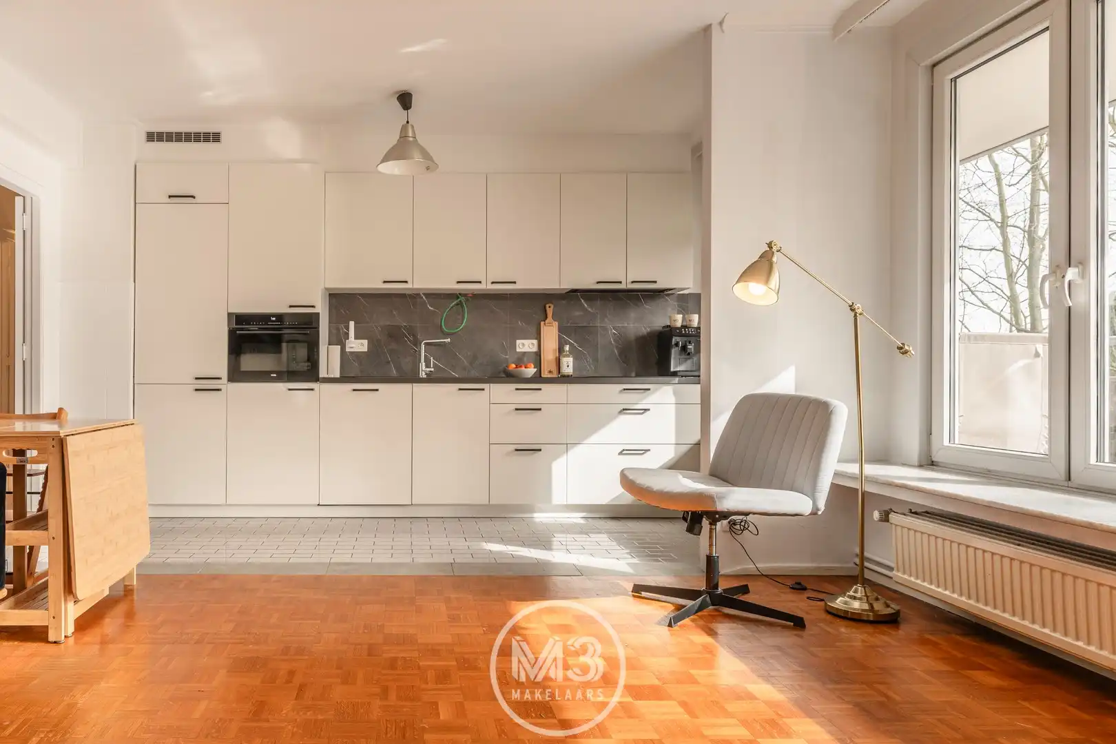 Ruim appartement met 3 slaapkamers en een ruim terras. foto {{pictureIndex}}