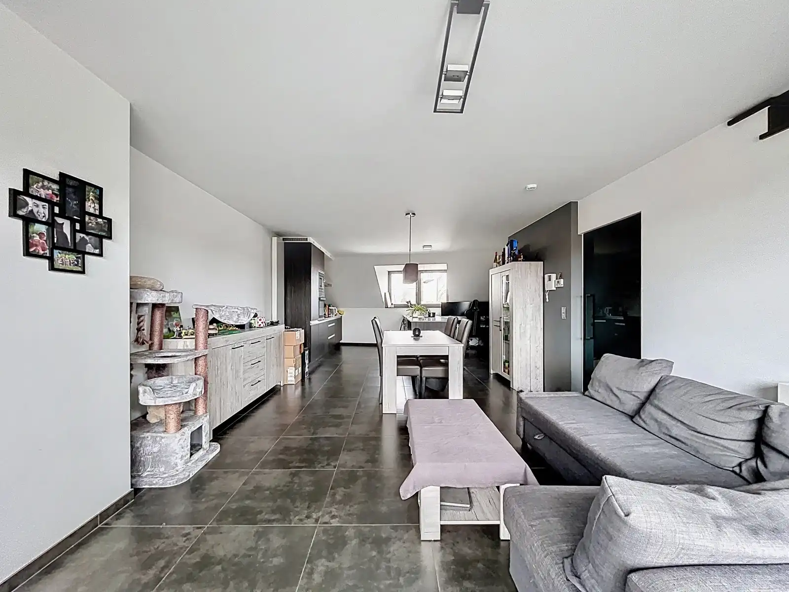 Prachtig duplexappartement met 2 SLPK, Terras & Staanplaats! foto 2