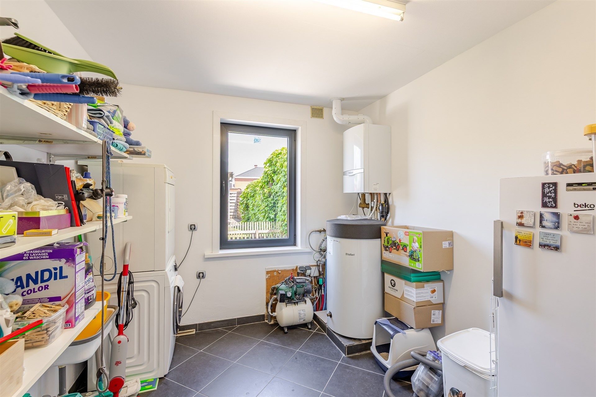Uitstekend gerenoveerde woning met tuin en parkeerplaats foto 10