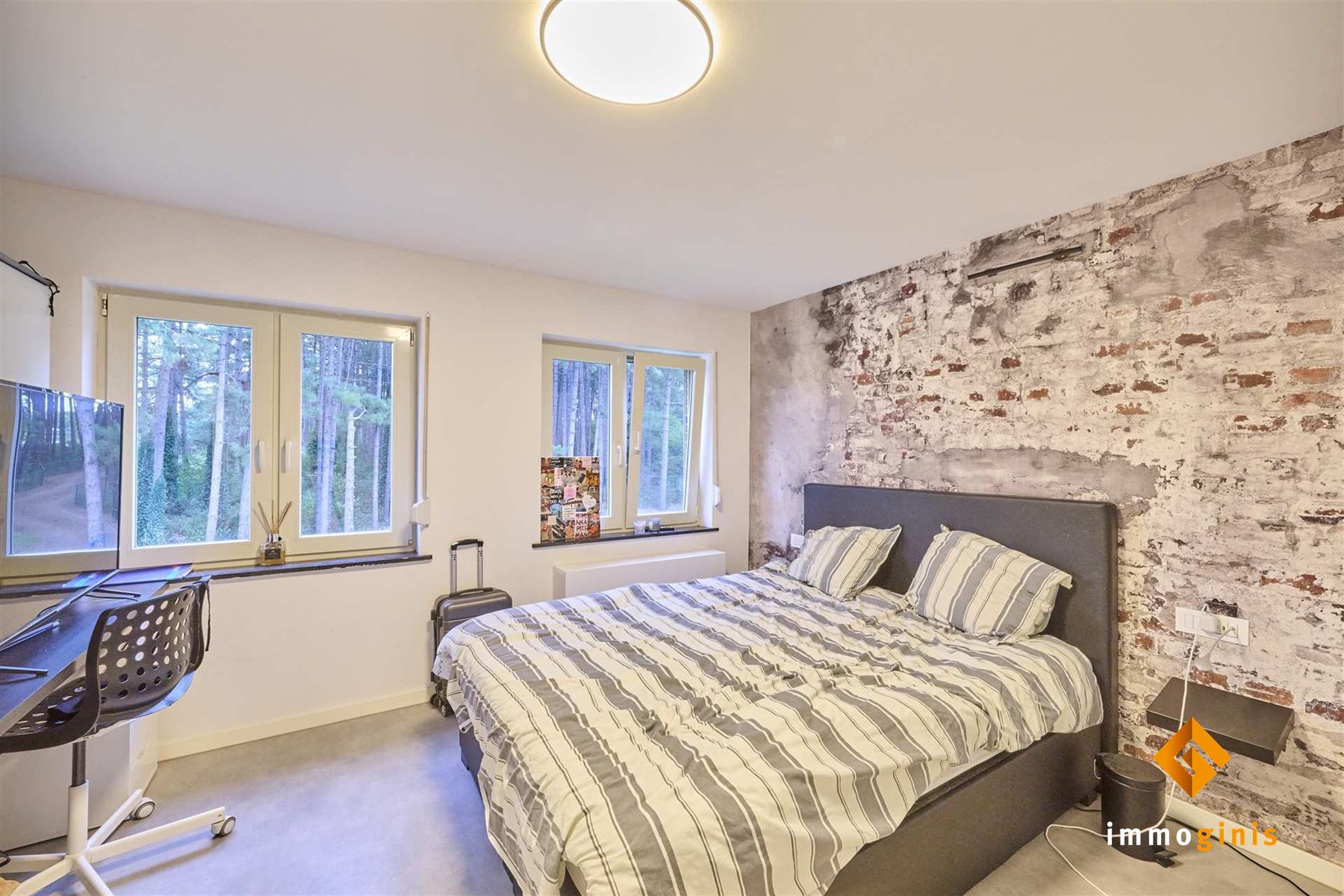 Ruime, gerenoveerde woning met 6 slaapkamers en loods (180m²) op een perceel van 71a44ca. foto 17